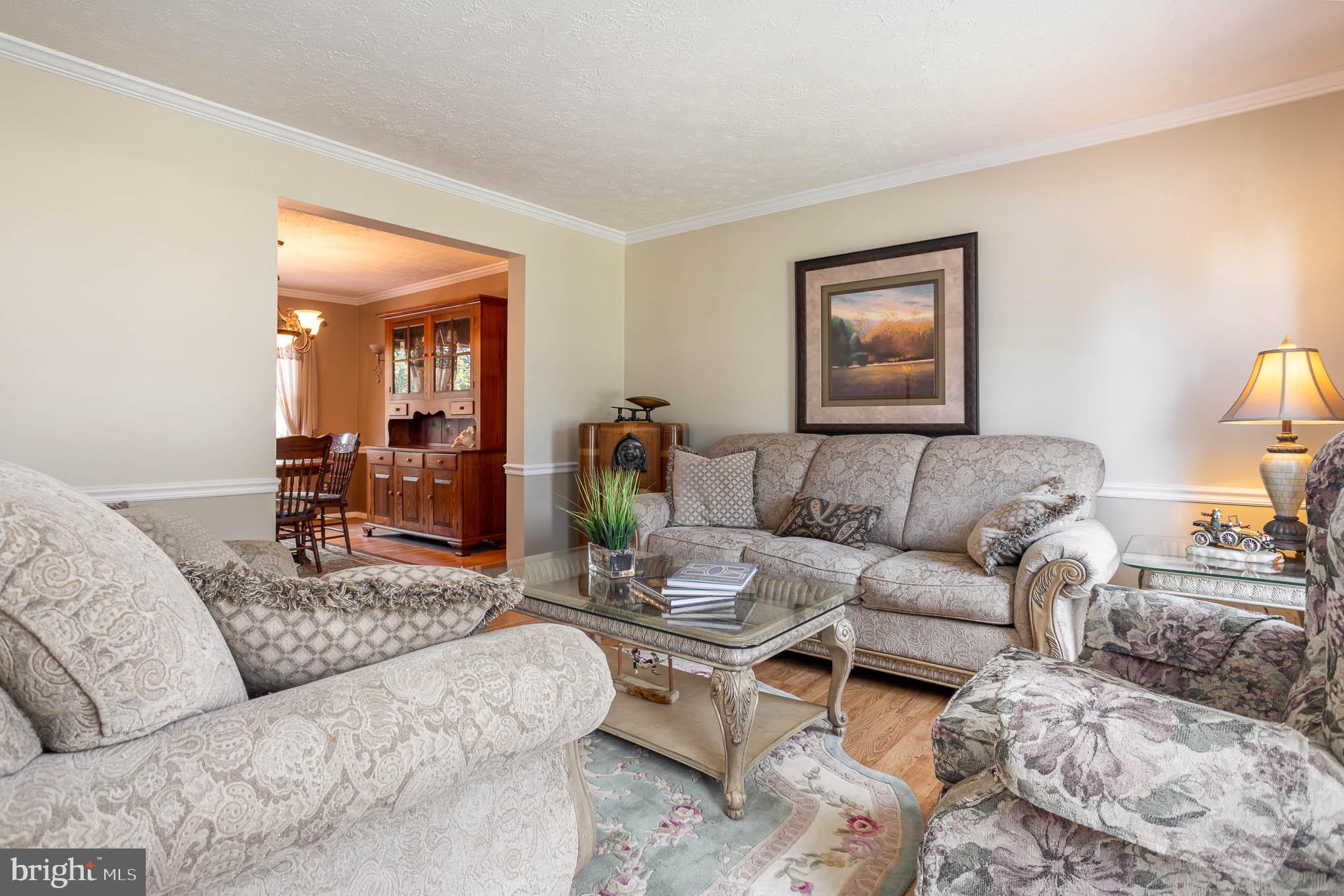 CONSTANT FRIENDSHIP - Residential