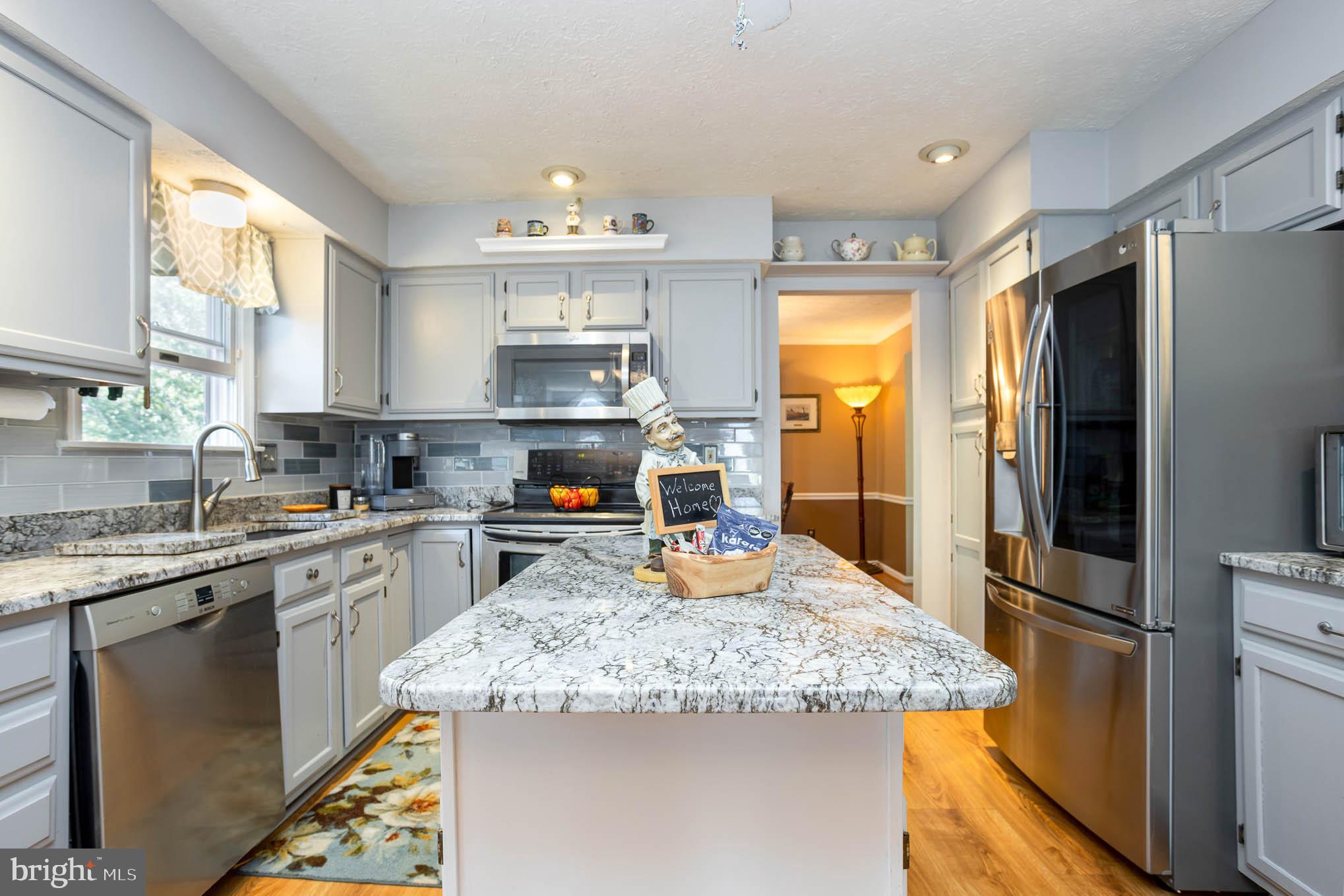 CONSTANT FRIENDSHIP - Residential