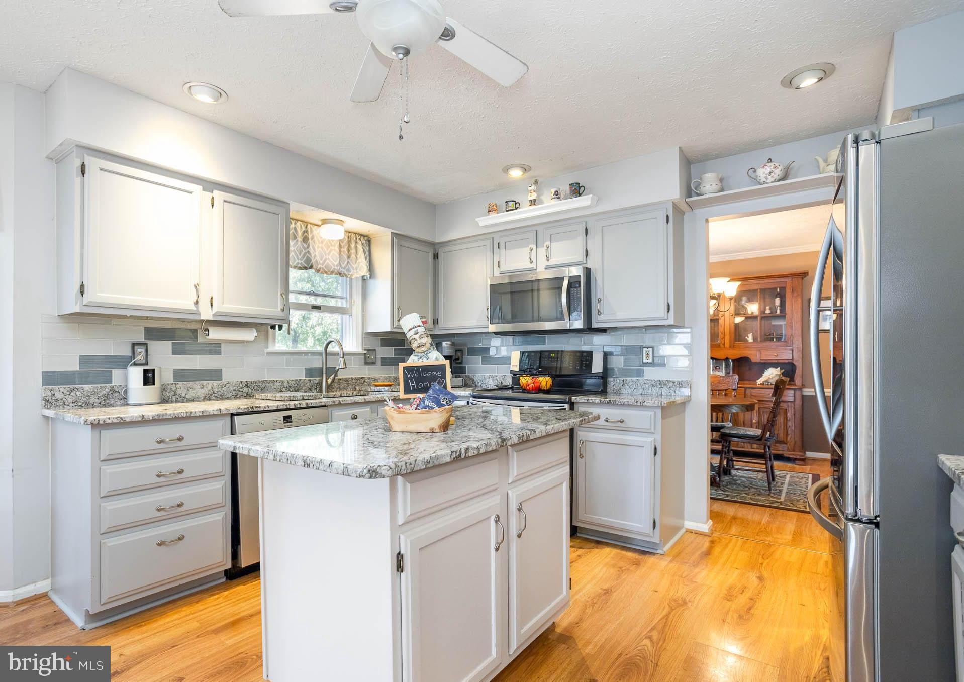 CONSTANT FRIENDSHIP - Residential