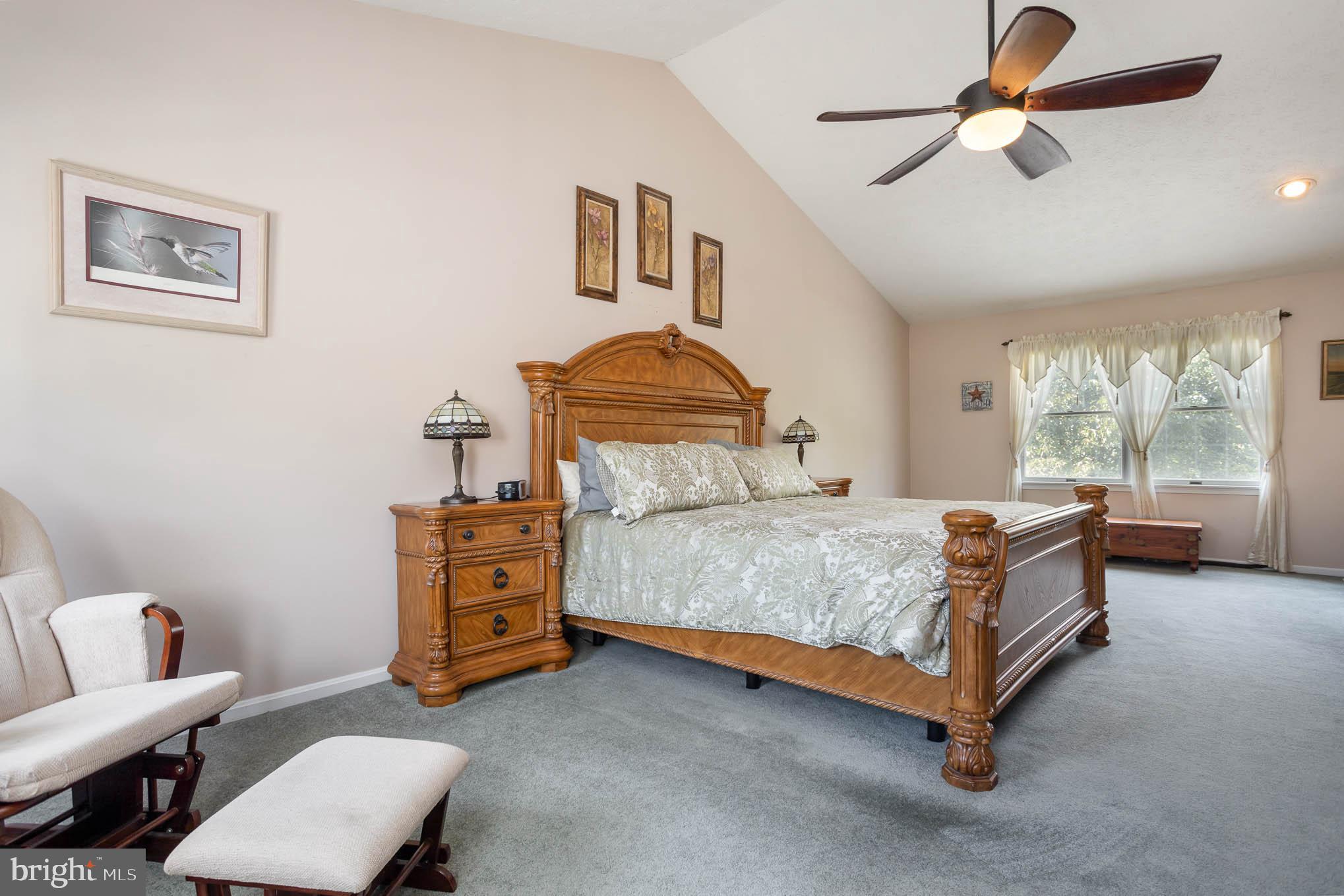 CONSTANT FRIENDSHIP - Residential