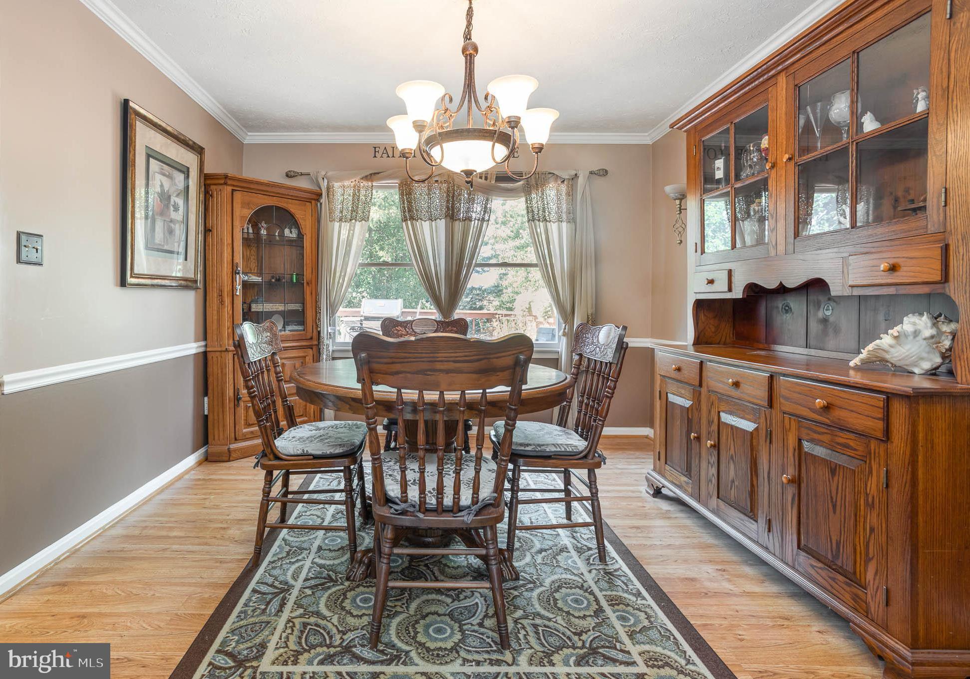 CONSTANT FRIENDSHIP - Residential