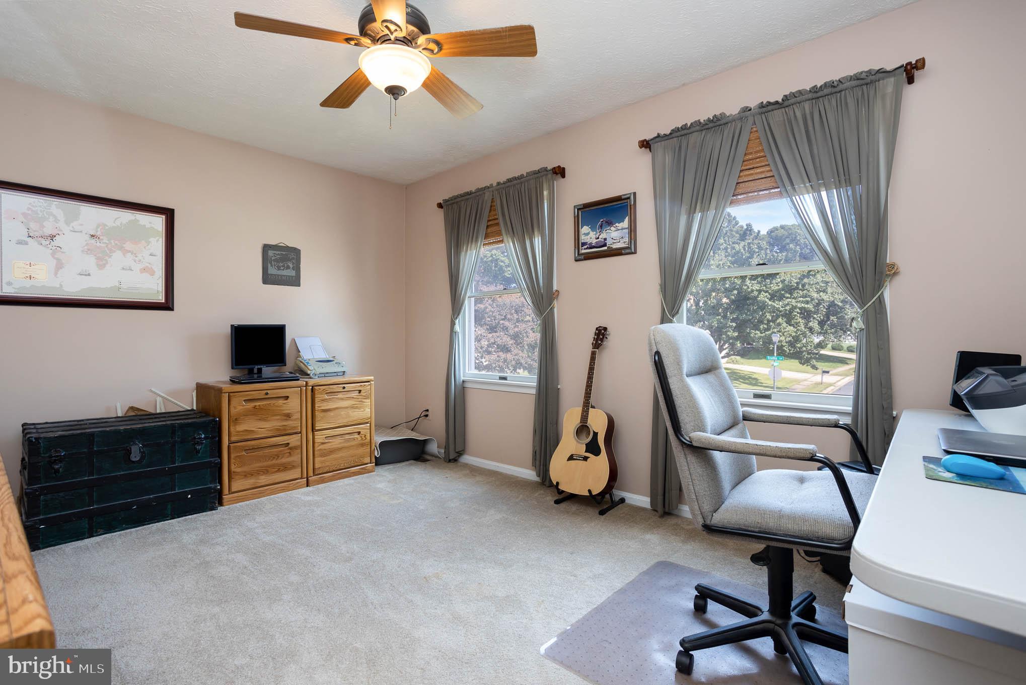 CONSTANT FRIENDSHIP - Residential