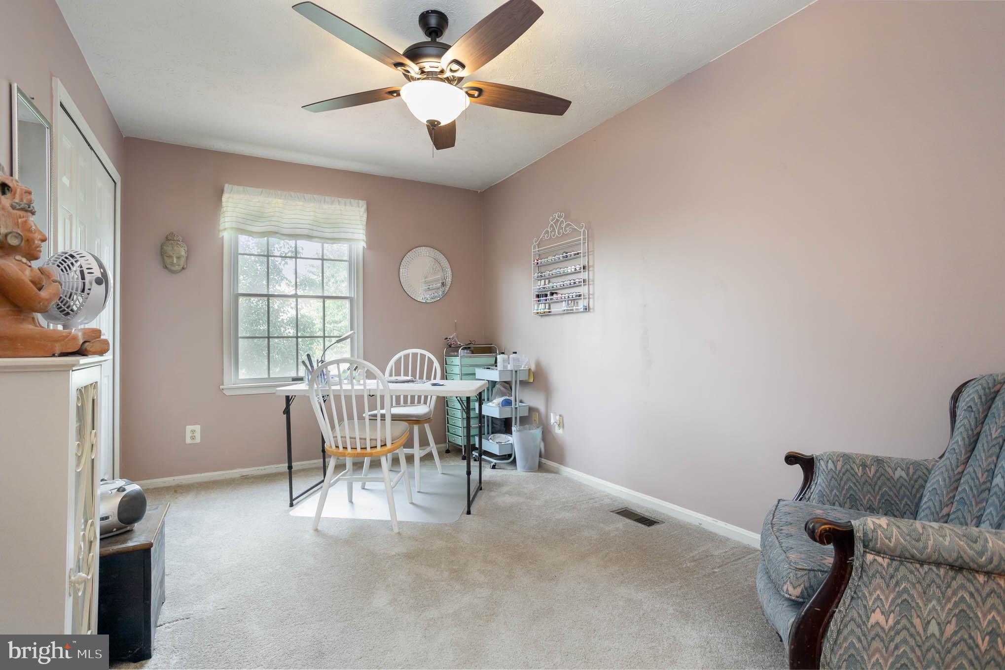 CONSTANT FRIENDSHIP - Residential