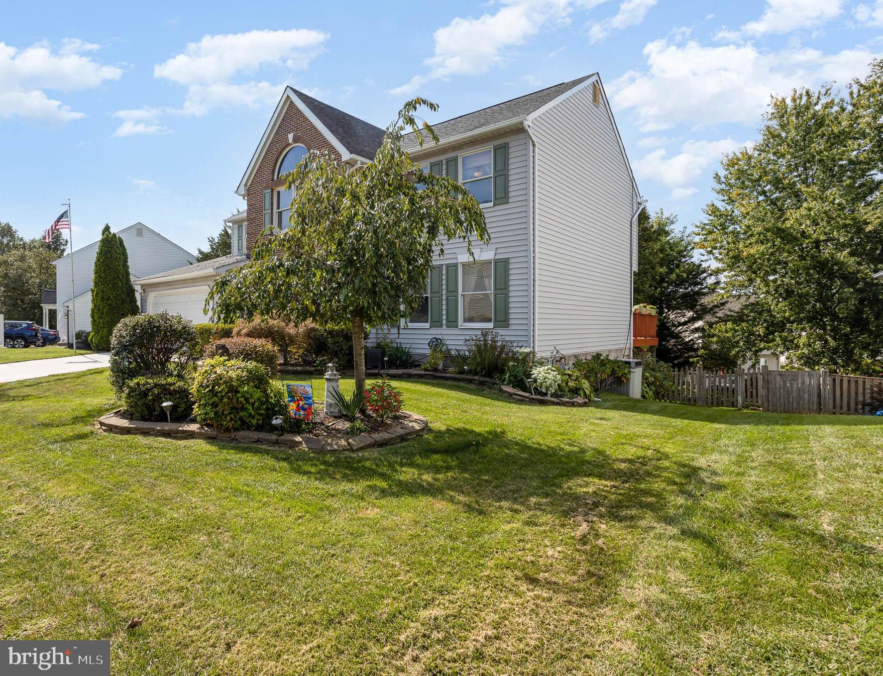 CONSTANT FRIENDSHIP - Residential