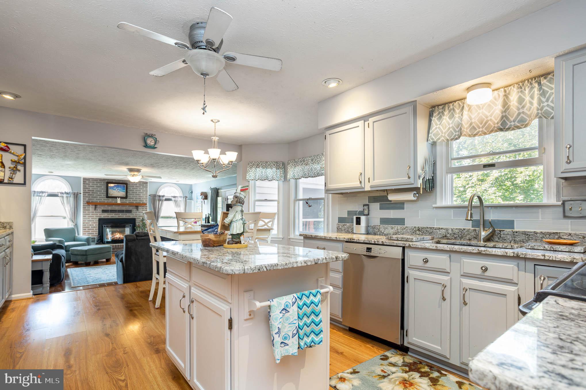 CONSTANT FRIENDSHIP - Residential