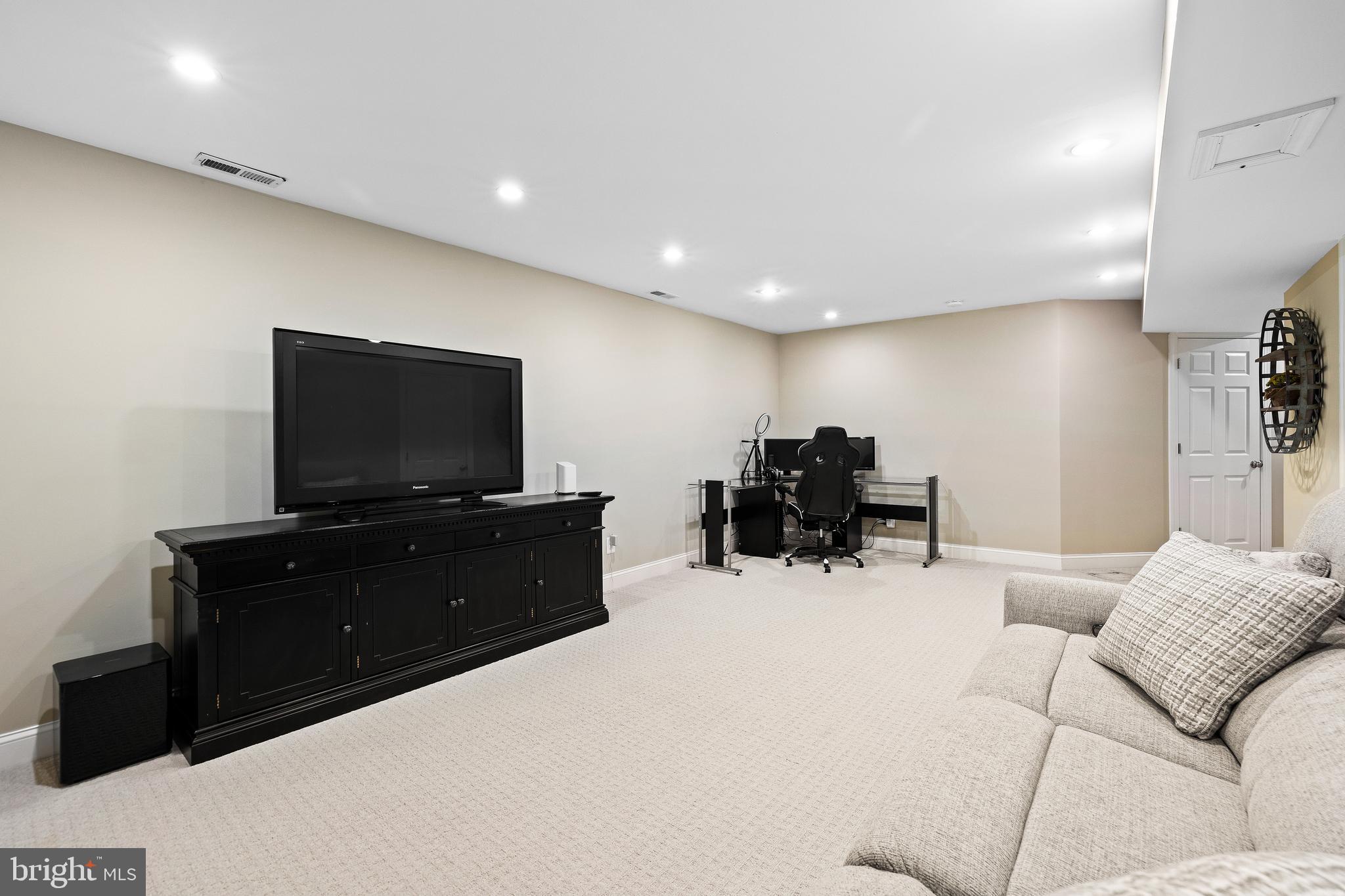 FOXHALL FARM - Residential