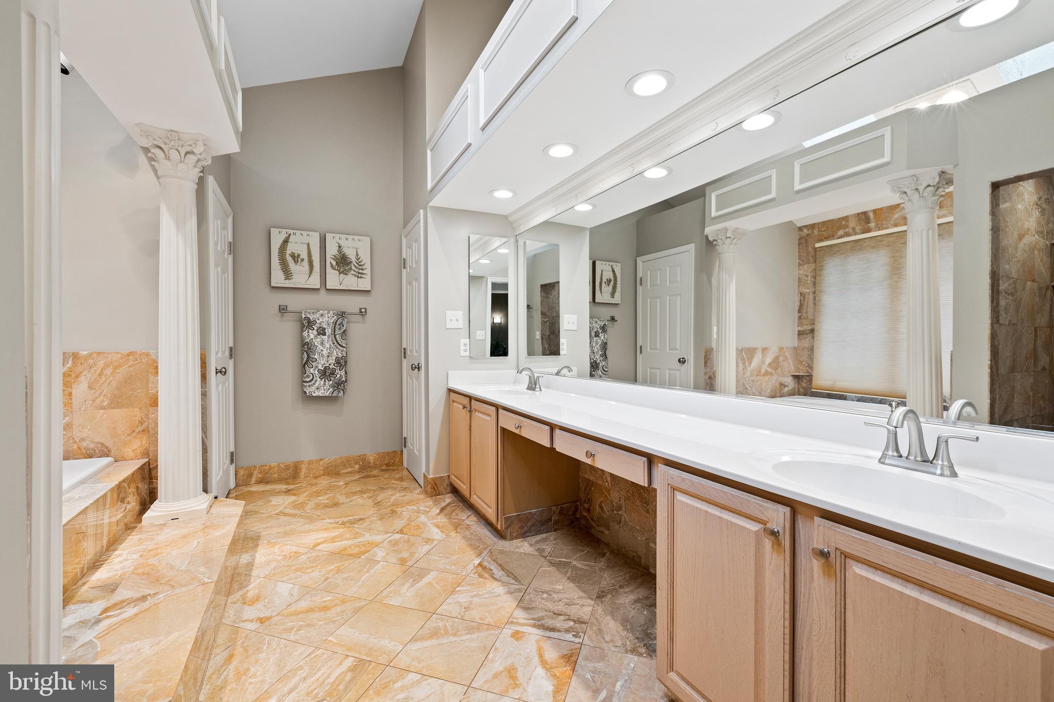 FOXHALL FARM - Residential