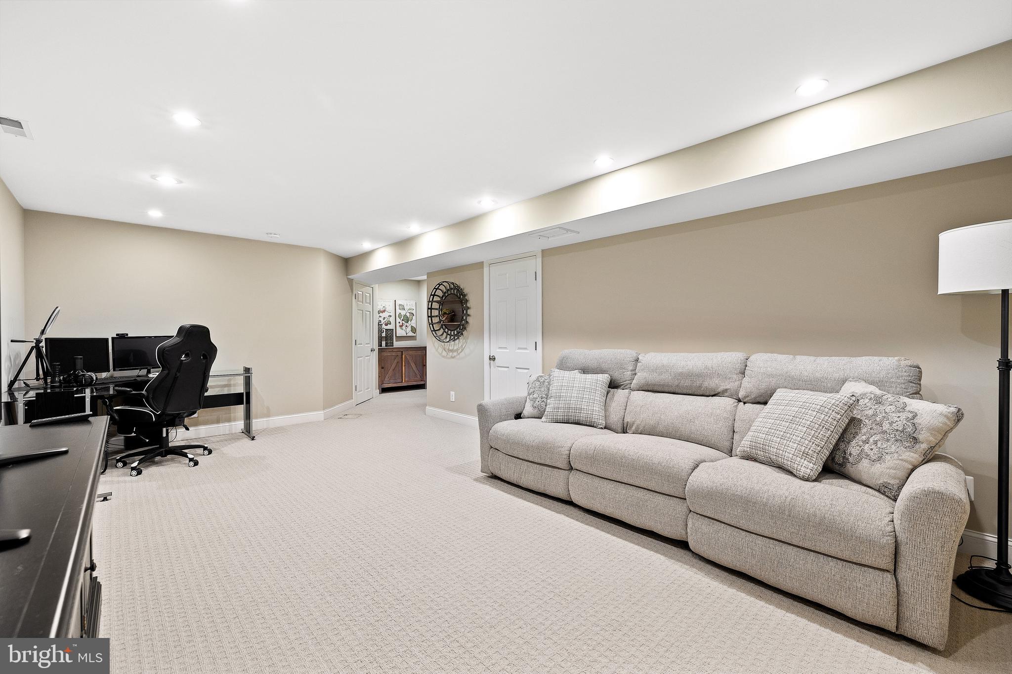 FOXHALL FARM - Residential