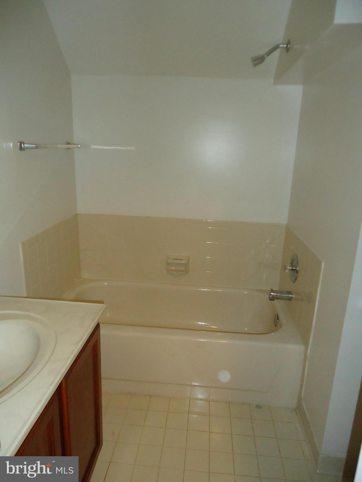 ARMFIELD FARMS - Residential Lease