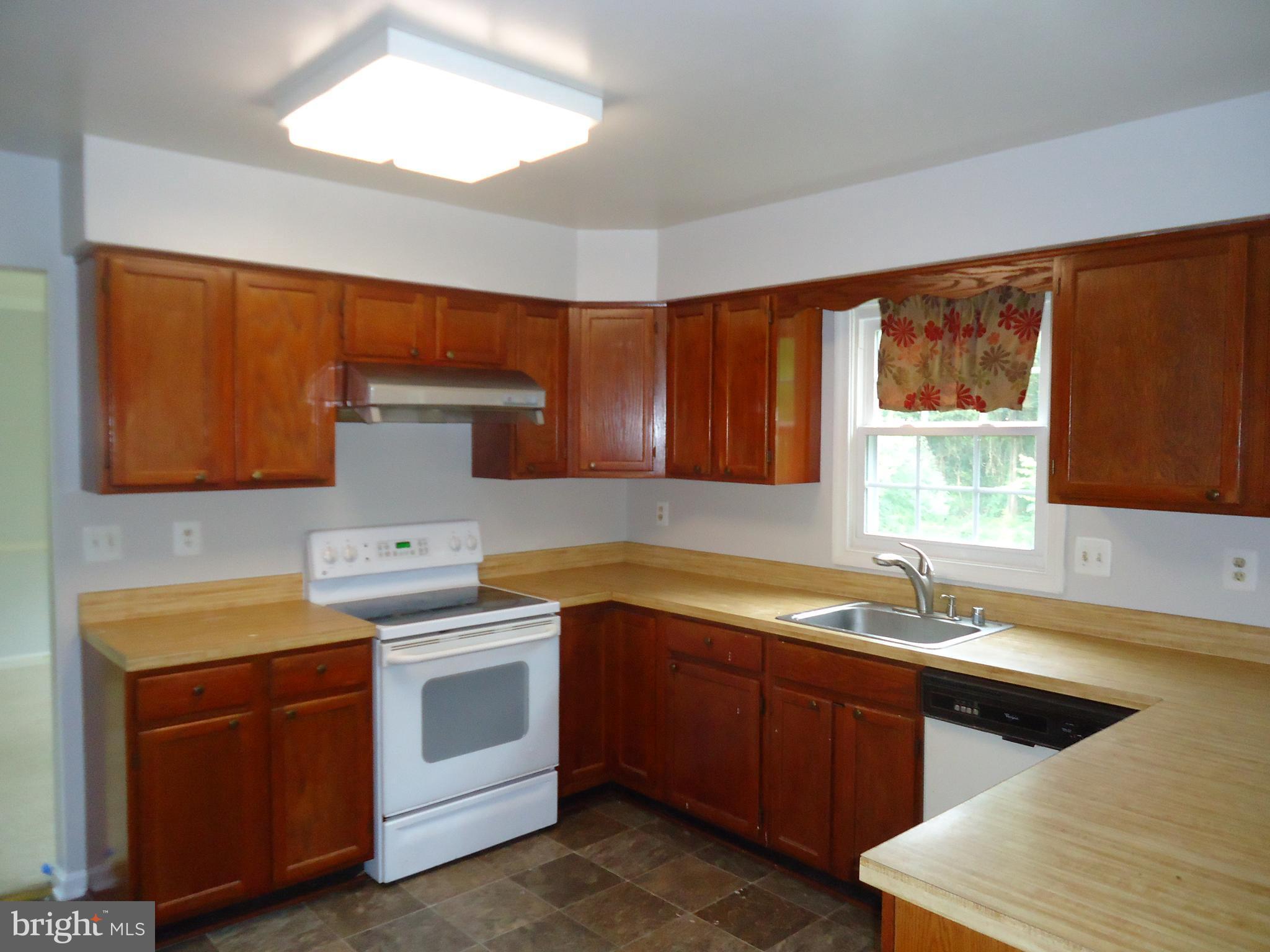 ARMFIELD FARMS - Residential Lease