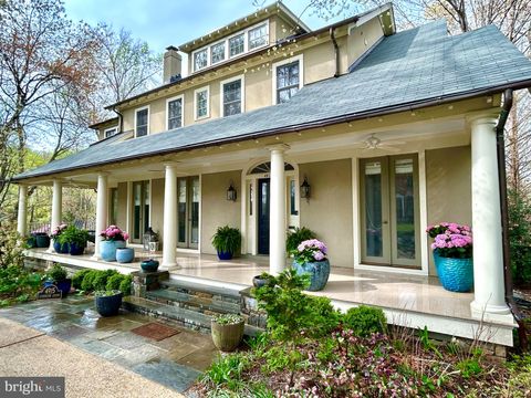 4915 CUMBERLAND AVENUE CHEVY CHASE MD 20815