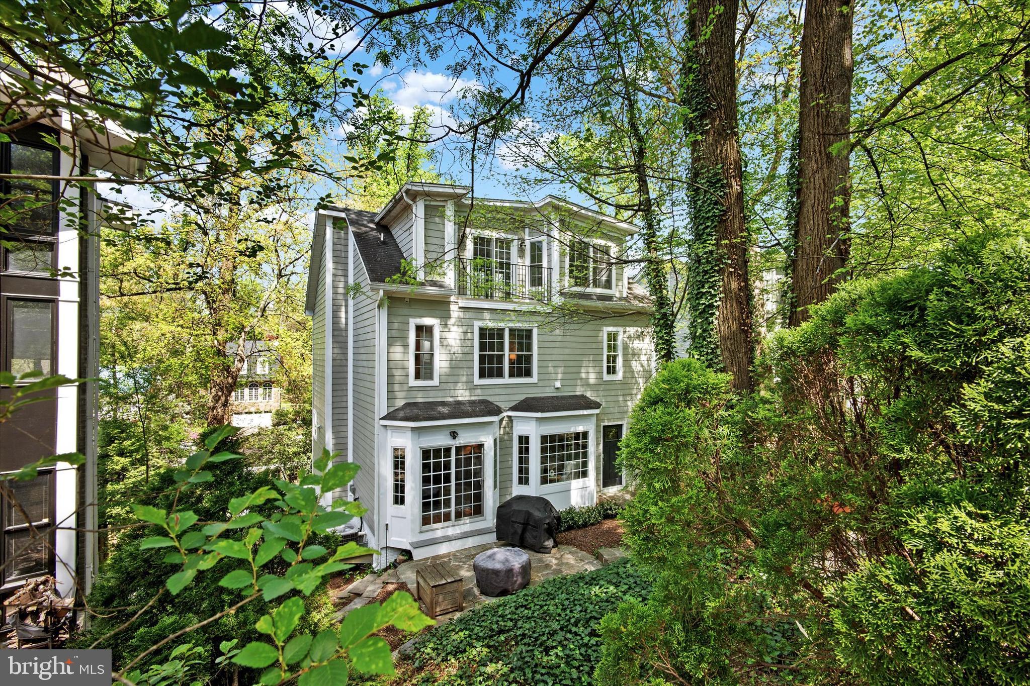 MAYWOOD - Residential