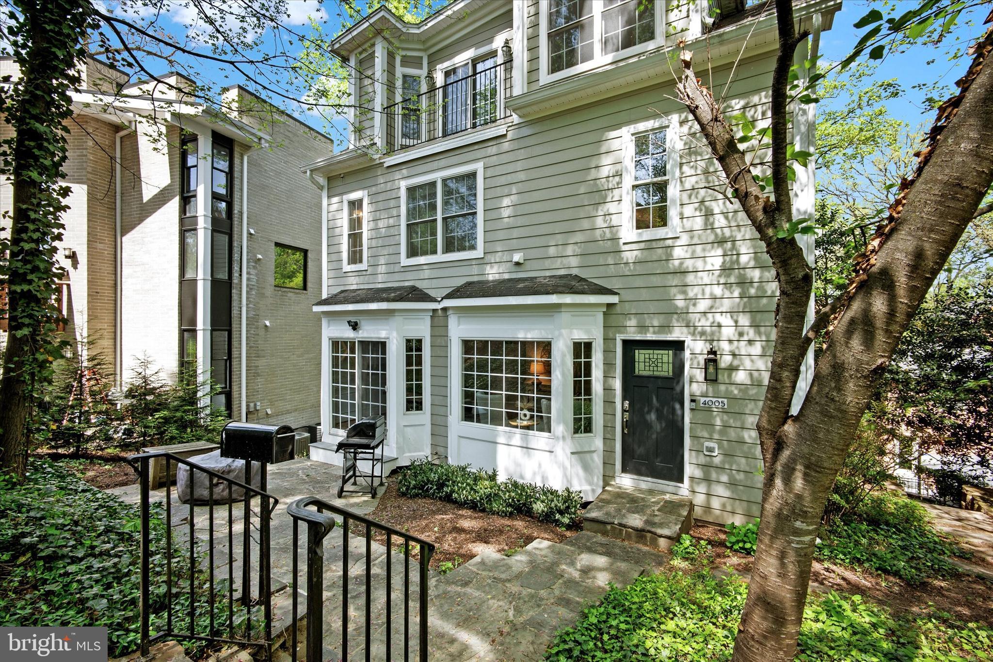 MAYWOOD - Residential