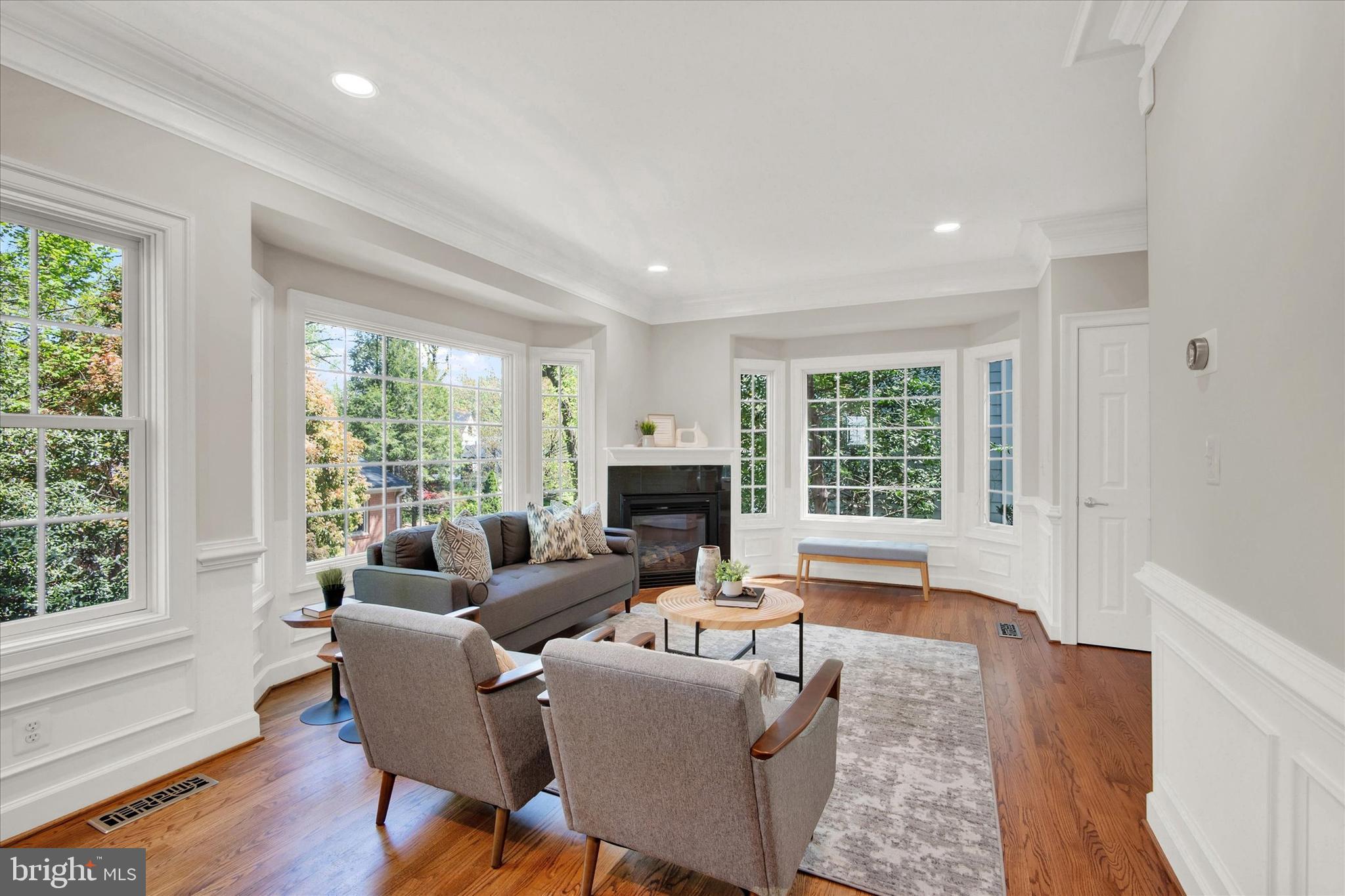 MAYWOOD - Residential