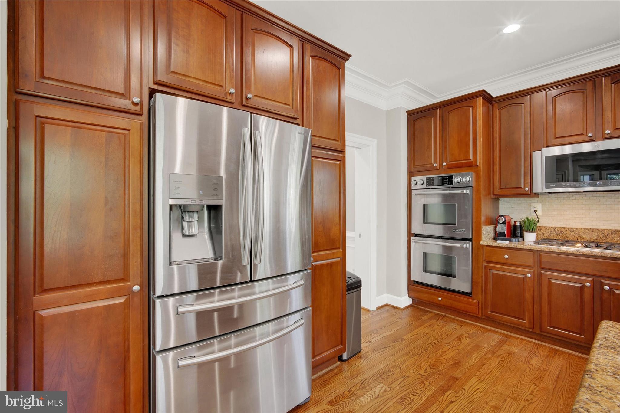 MAYWOOD - Residential