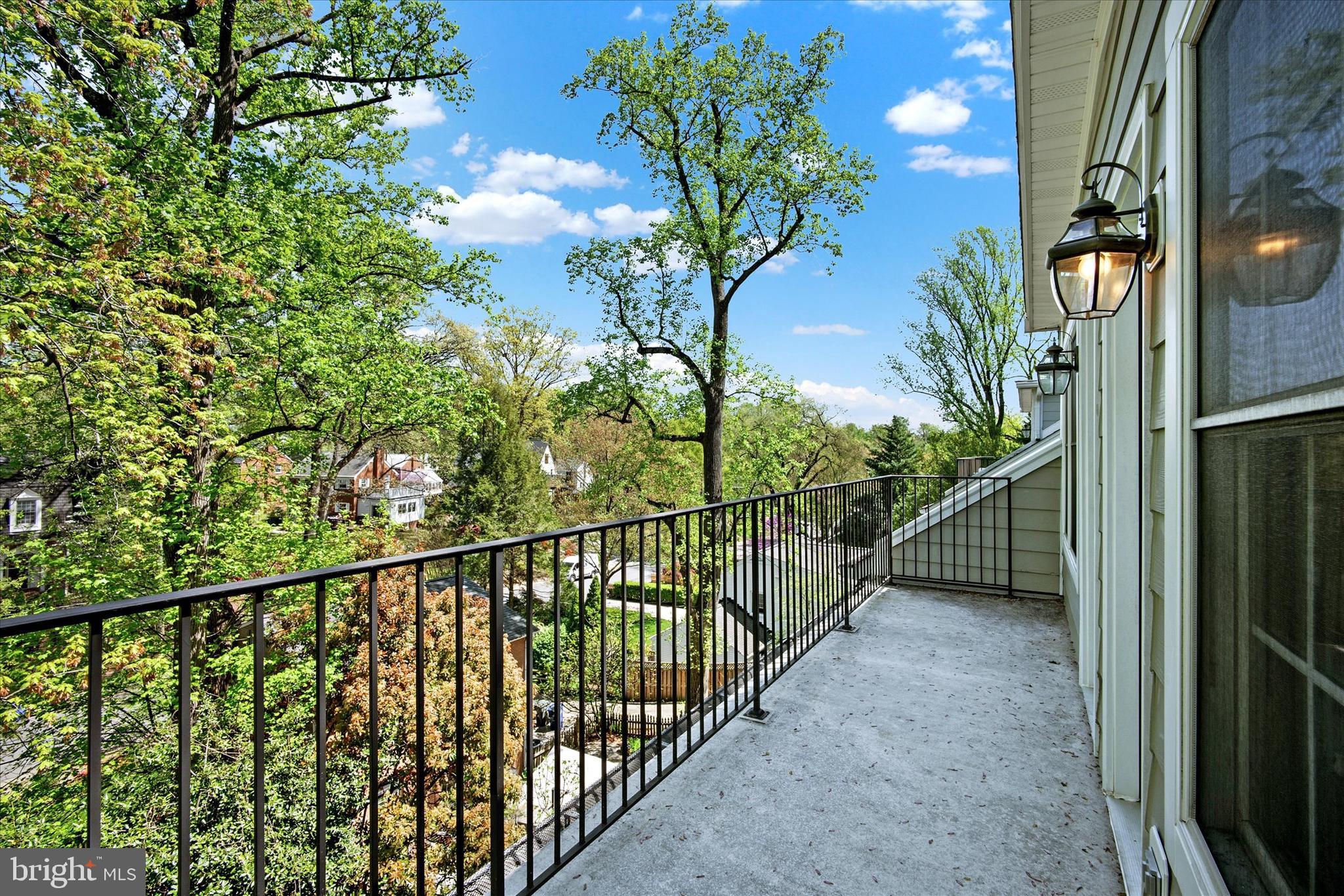 MAYWOOD - Residential