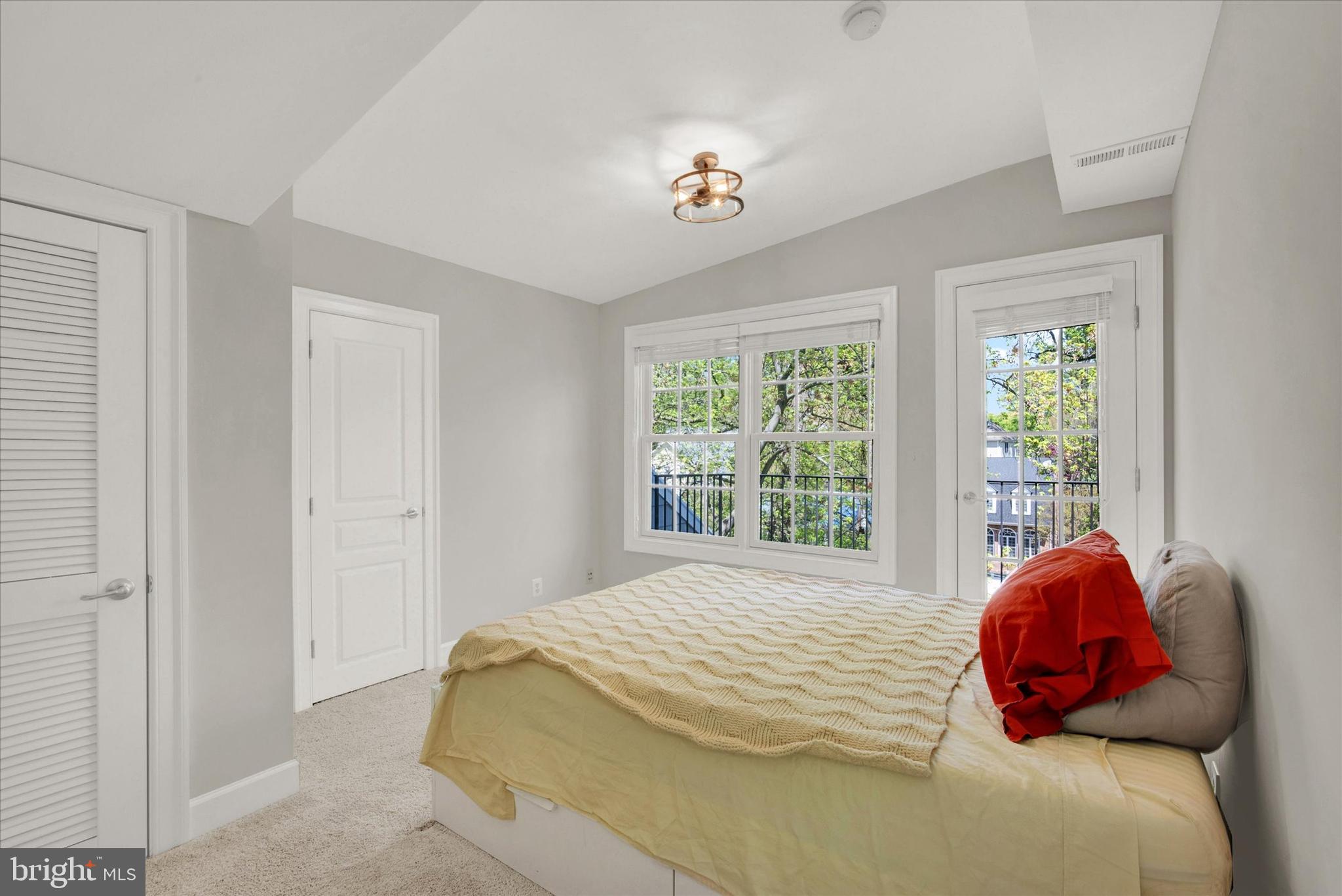 MAYWOOD - Residential