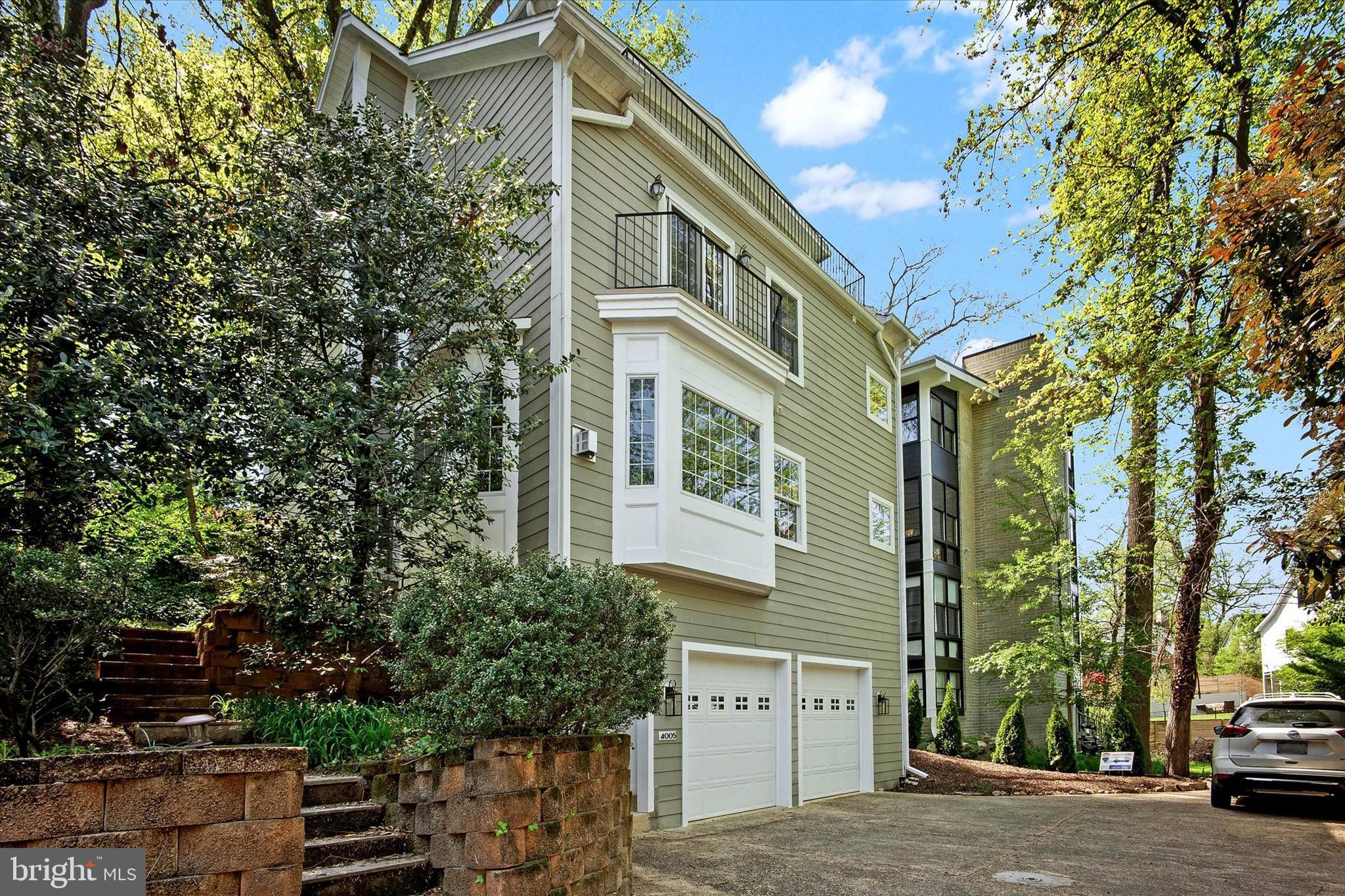 MAYWOOD - Residential