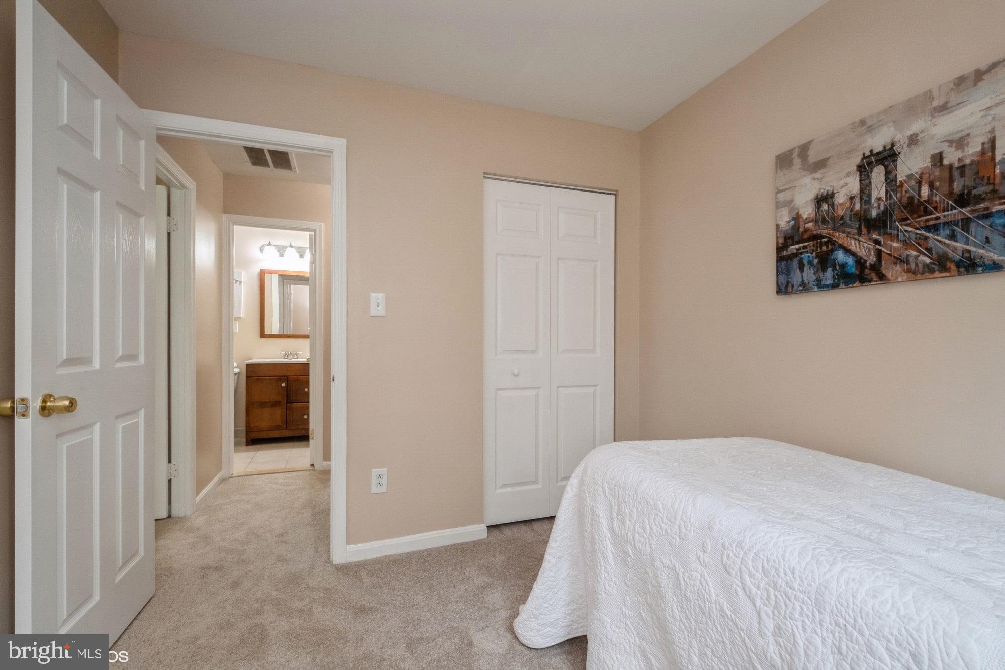 THOUSAND OAKS - Residential