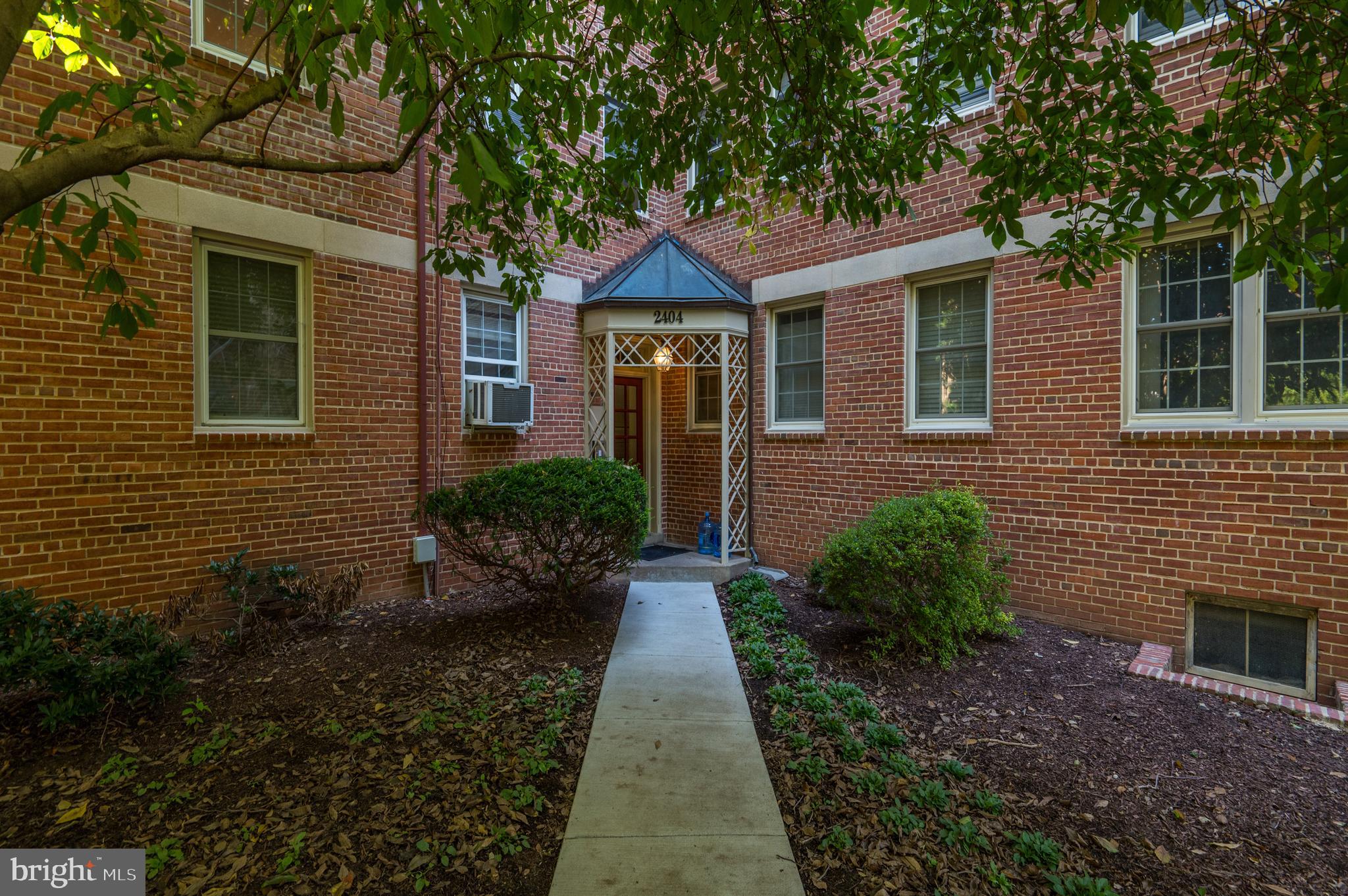 ROCK CREEK VILLAGE CONDOMINIUMS - Residential