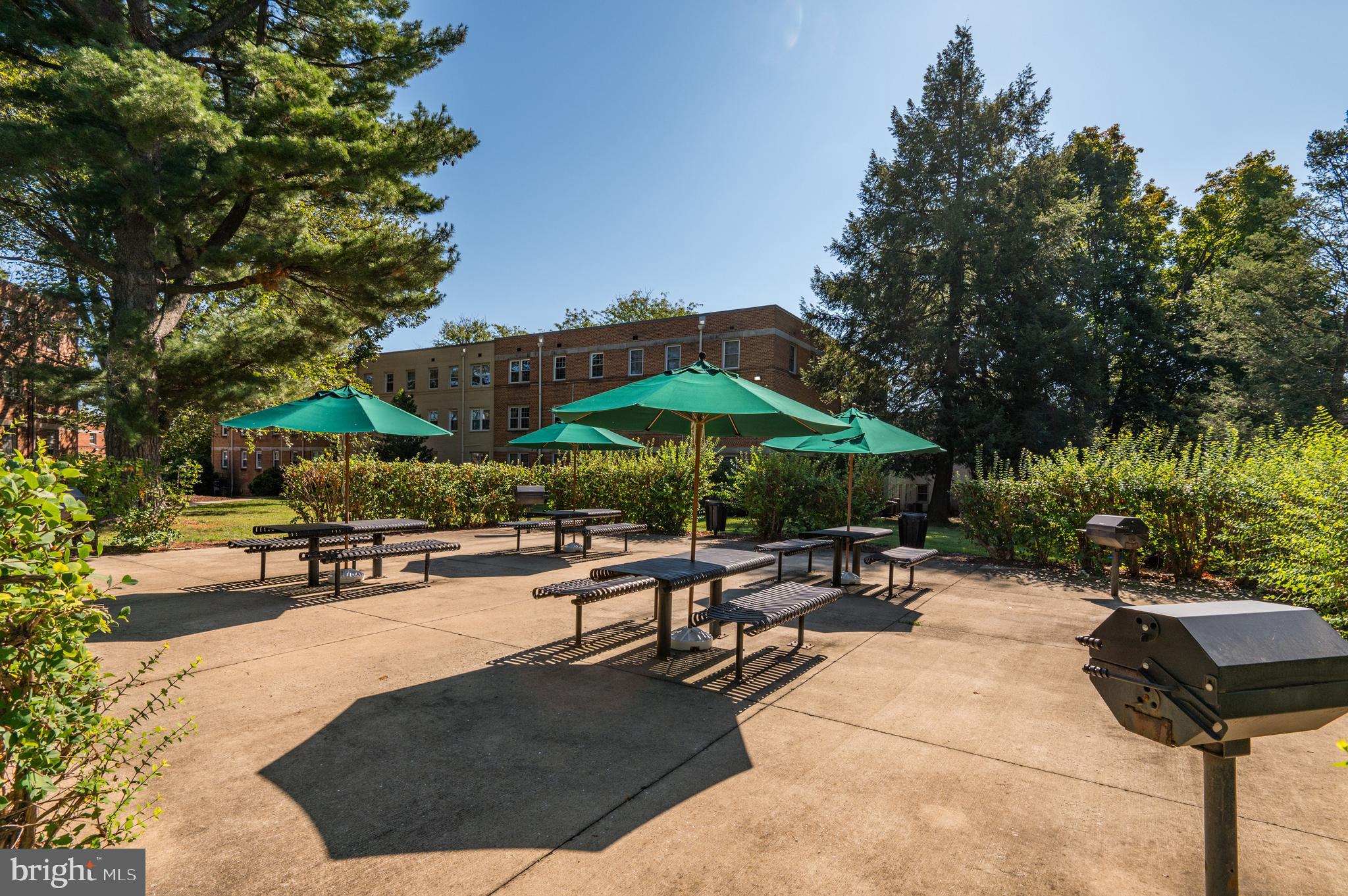 ROCK CREEK VILLAGE CONDOMINIUMS - Residential