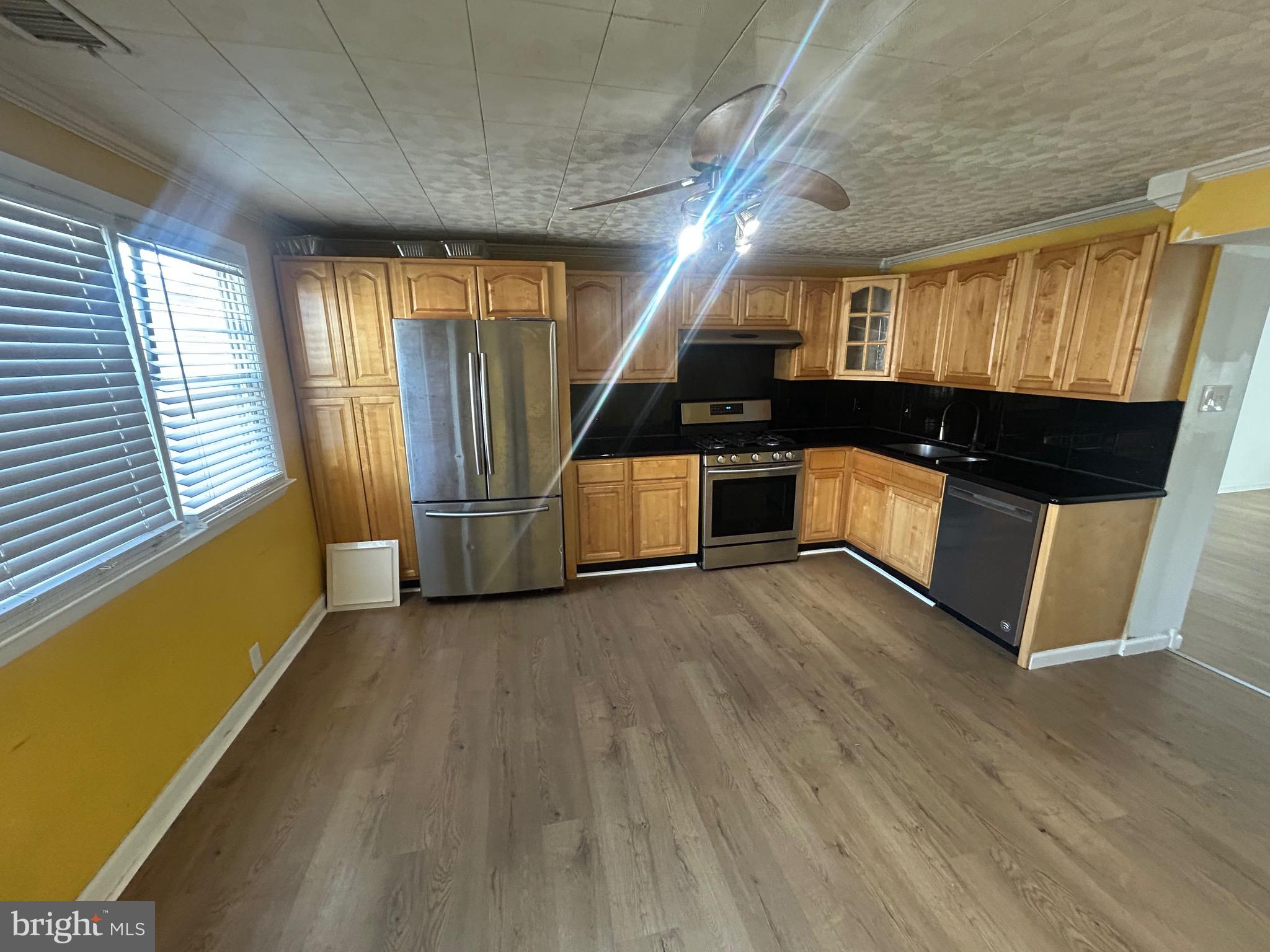 HOLMESBURG - Residential Income