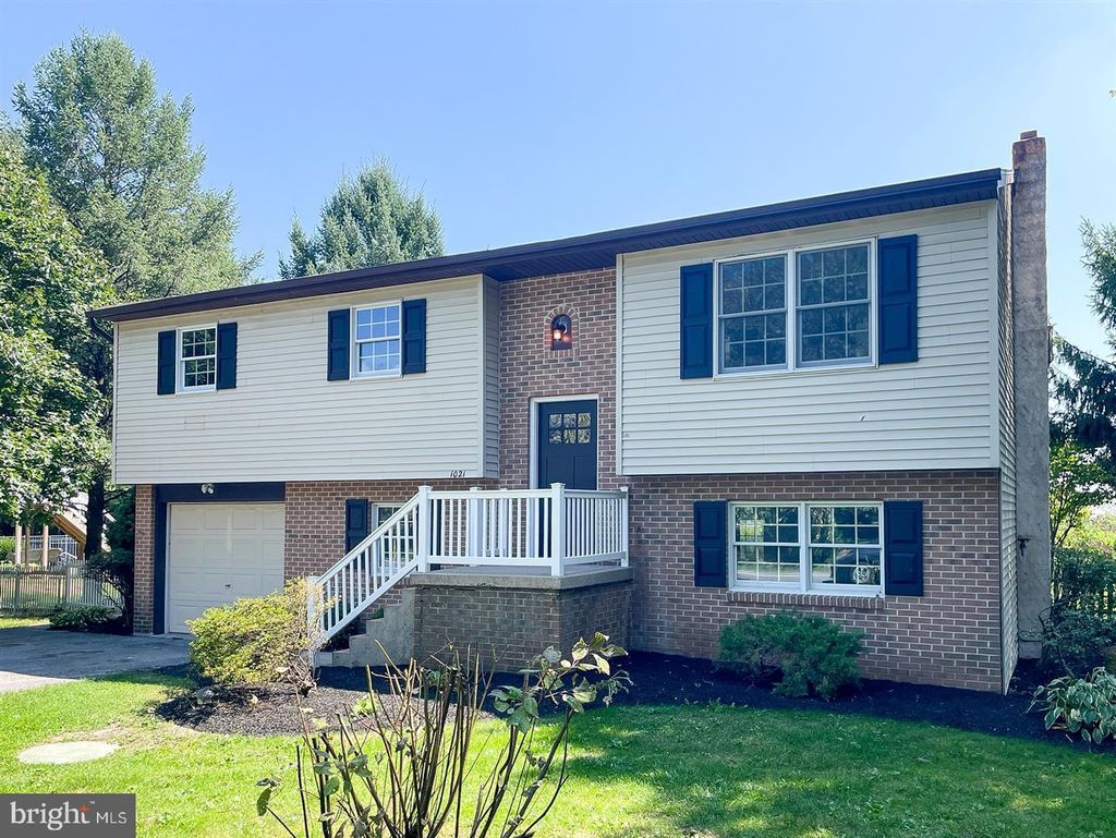Photo of 1021 Elbow Road, Lititz, PA 17543 (MLS # PALA2056140)