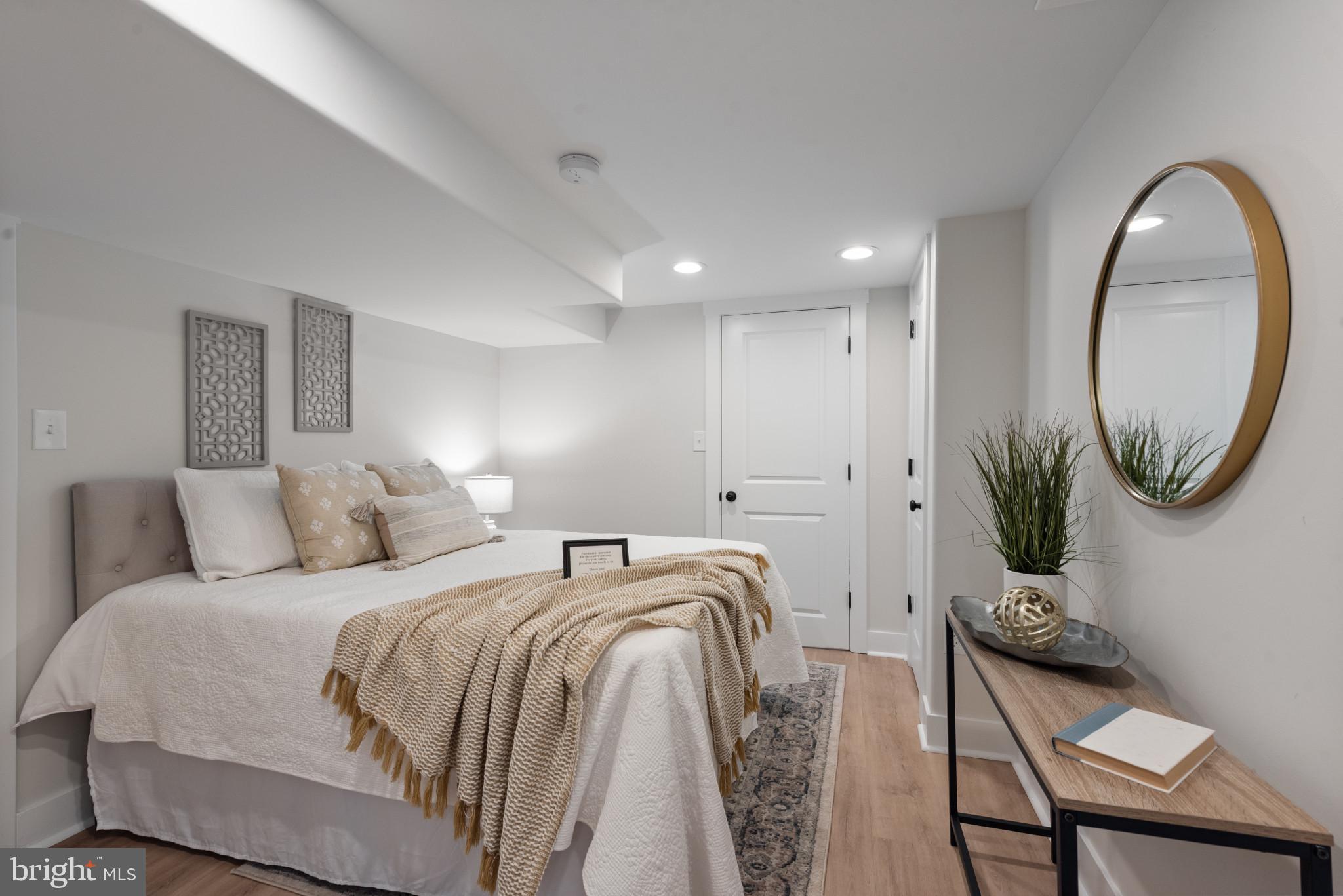 SOUTHLAND HILLS - Residential