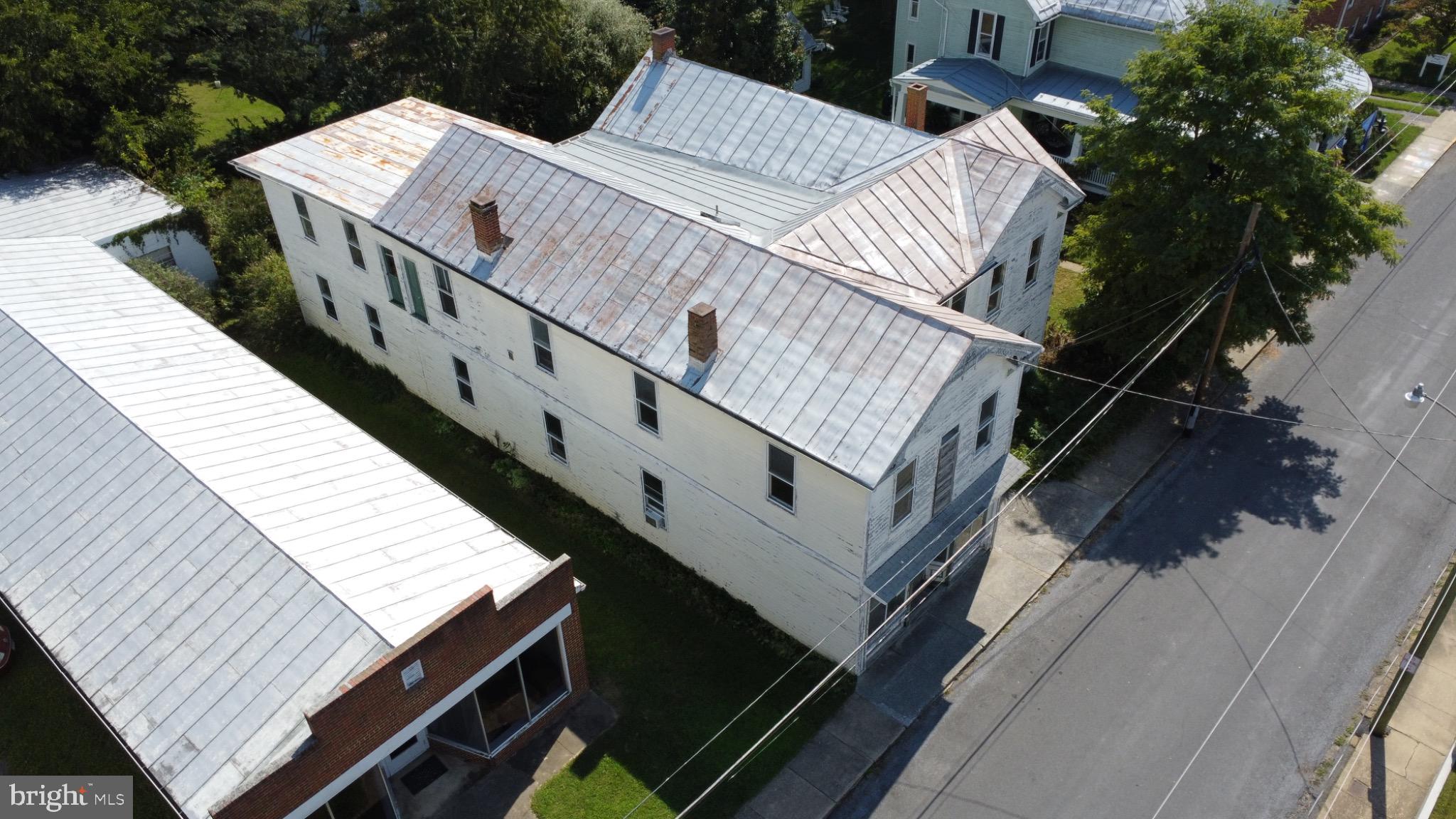 208 PICCADILLY STREET