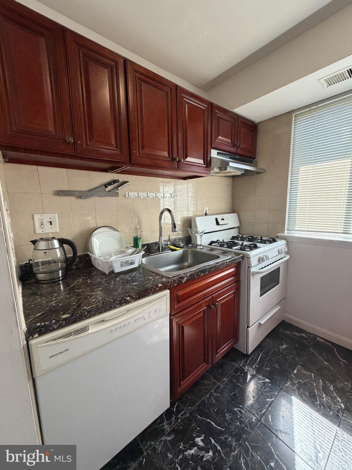 9921-00 BUSTLETON AVENUE Y10