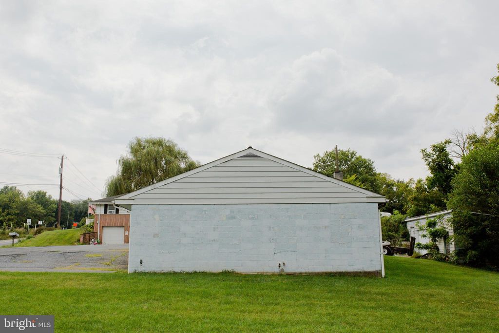 Photo of 940 LAMPETER RD, LANCASTER, PA 17602 (MLS # PALA2040520)