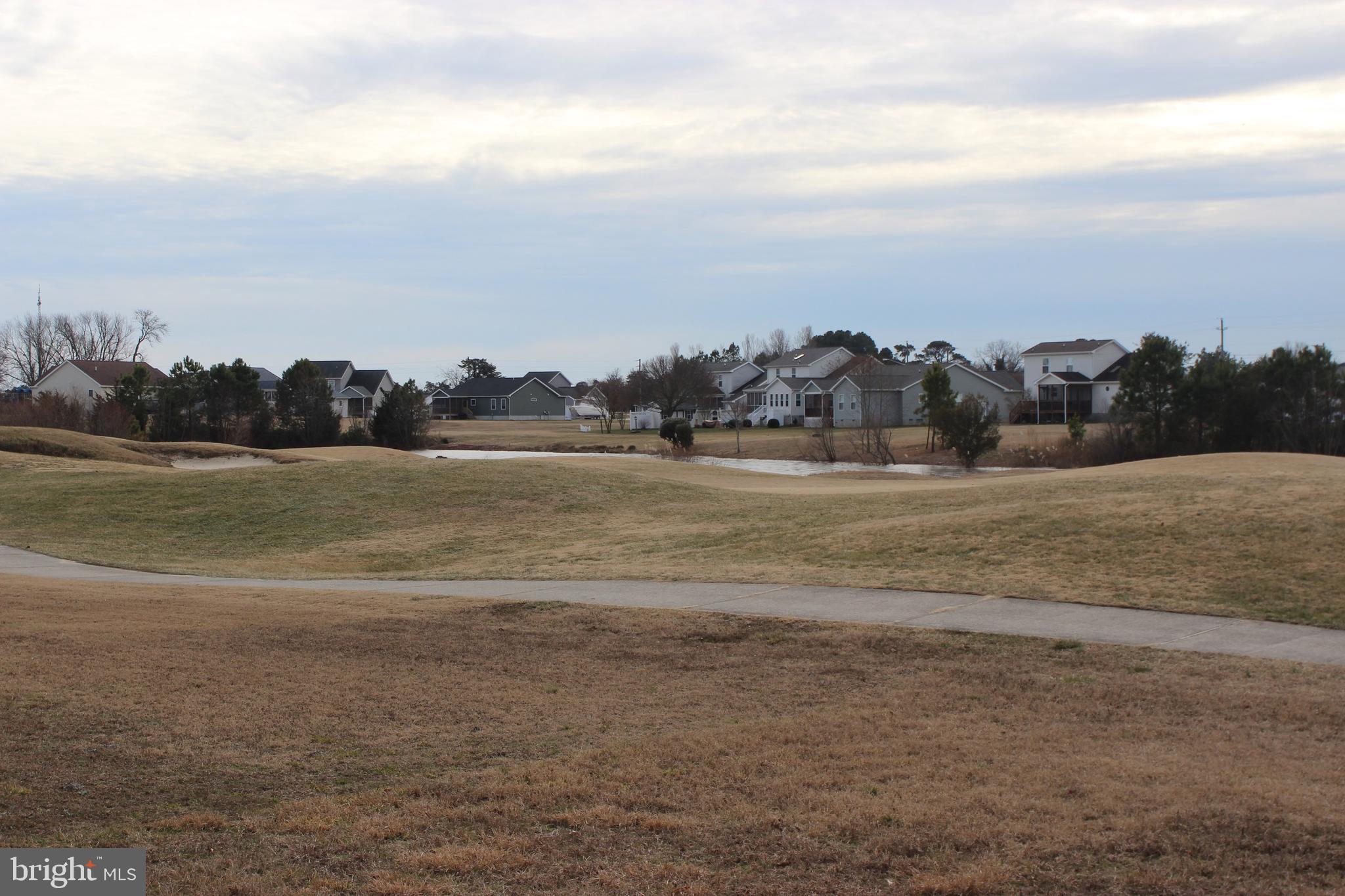 CAPTAIN'S COVE - Land