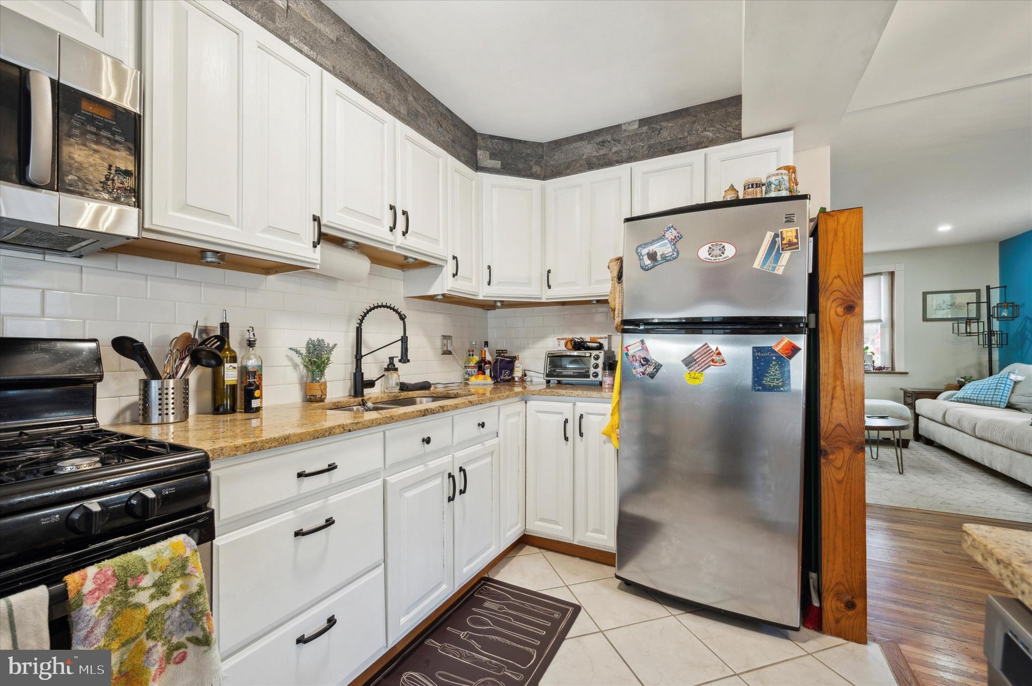 ROXBOROUGH - Residential Lease