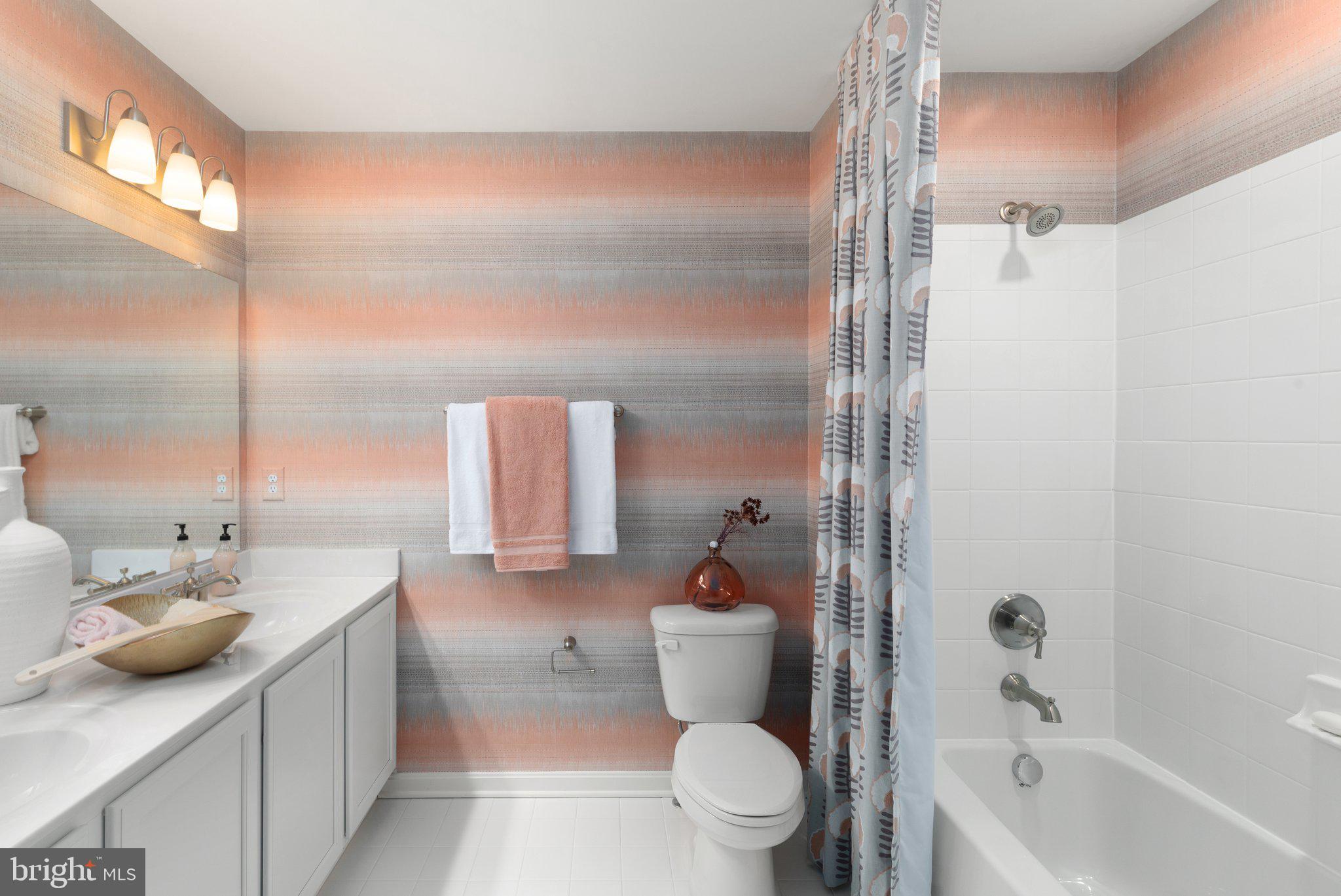 CAPTAIN'S COVE - Residential