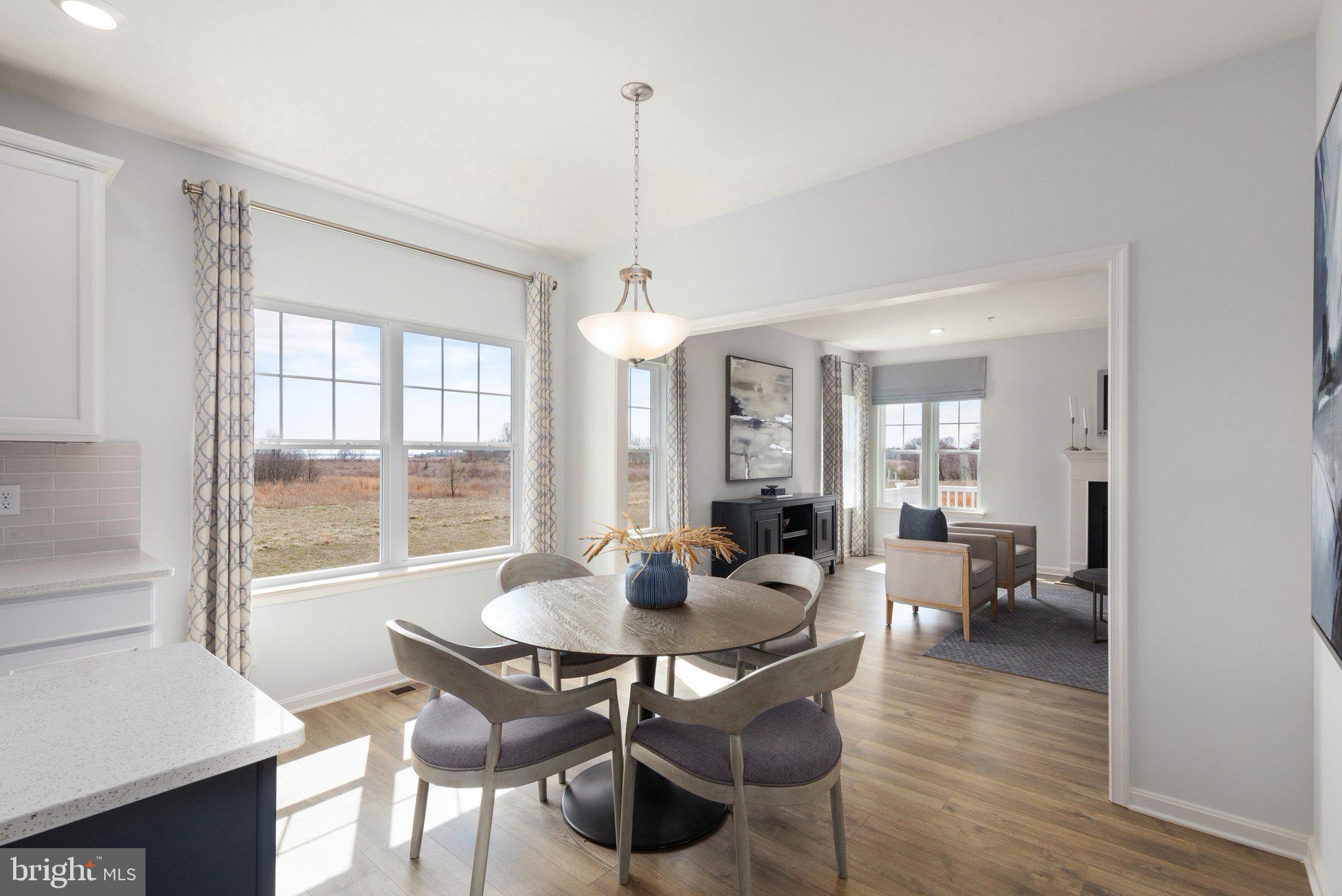 CAPTAIN'S COVE - Residential