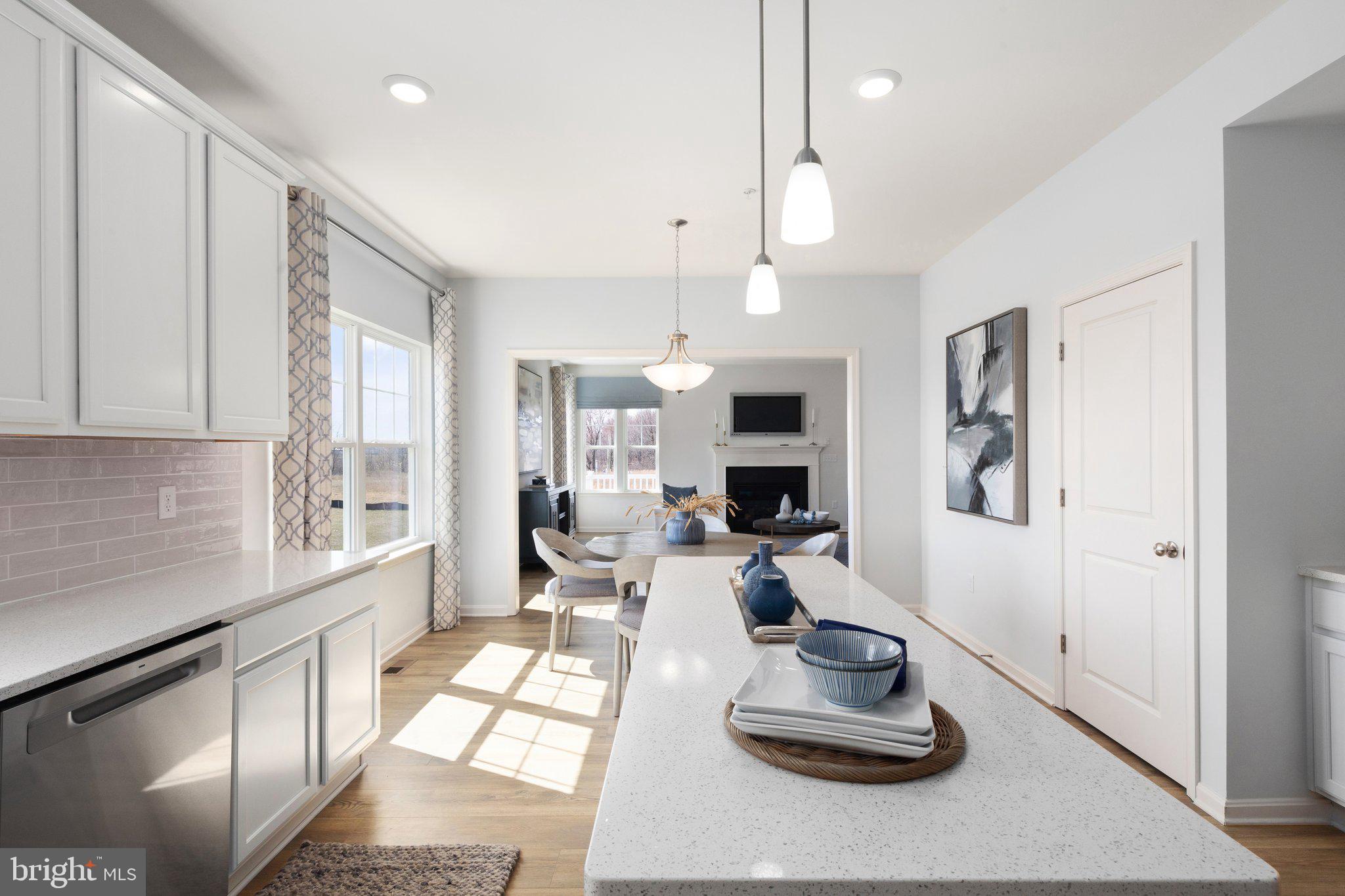 CAPTAIN'S COVE - Residential