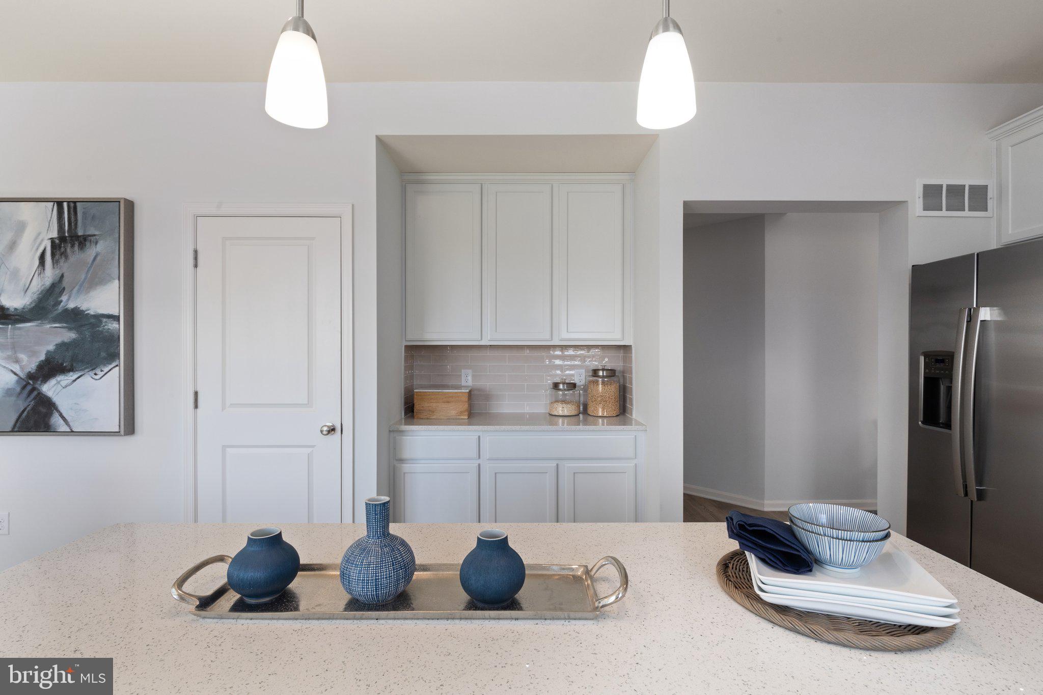 CAPTAIN'S COVE - Residential