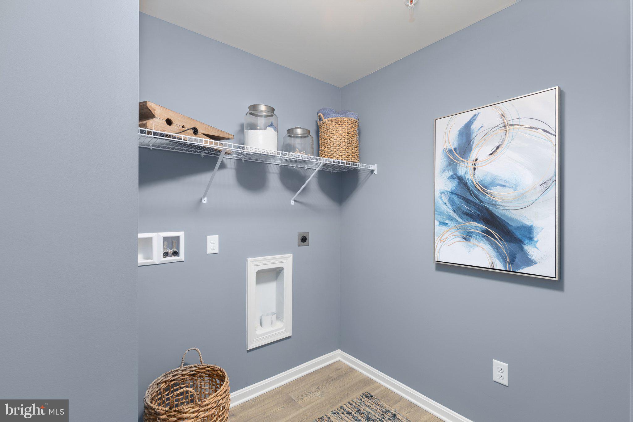 CAPTAIN'S COVE - Residential