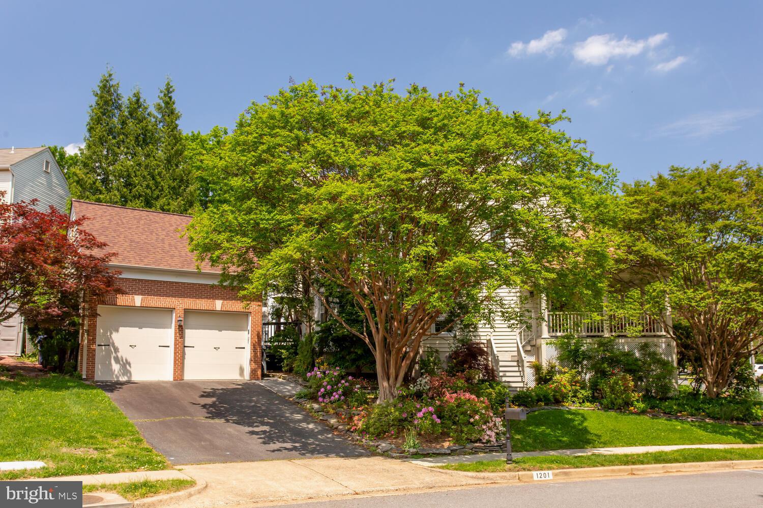 1201 DARTMOUTH ROAD