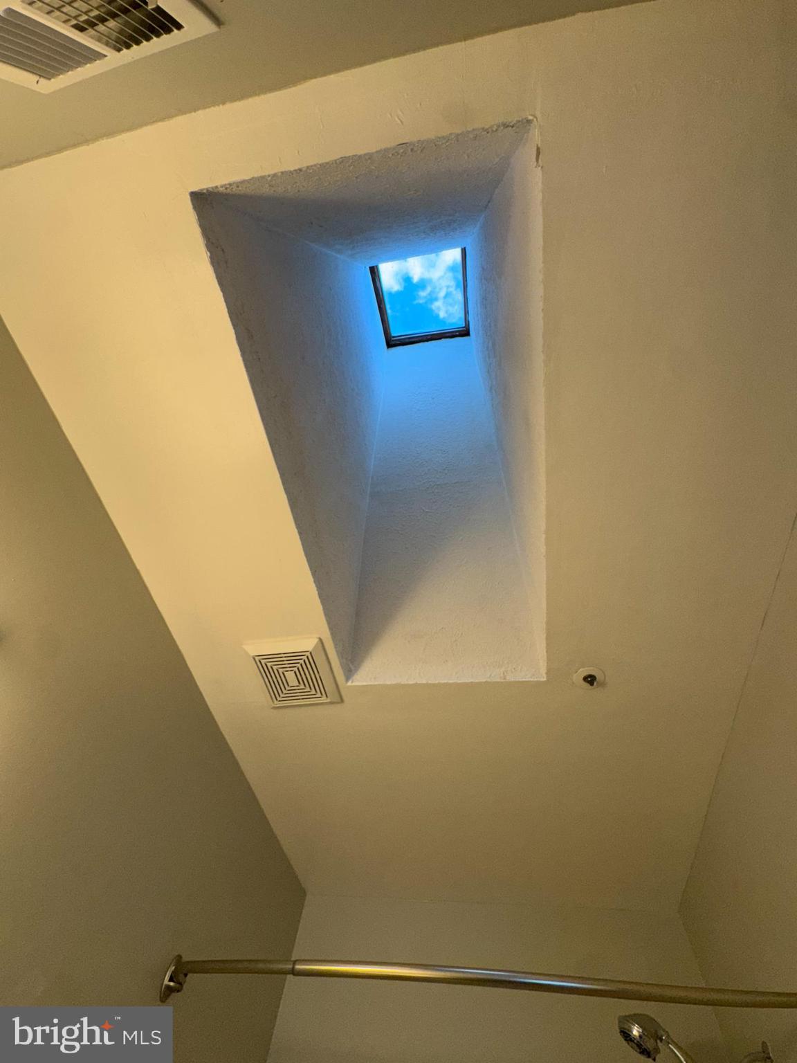 FOUNDERS WOODS CONDO - Residential