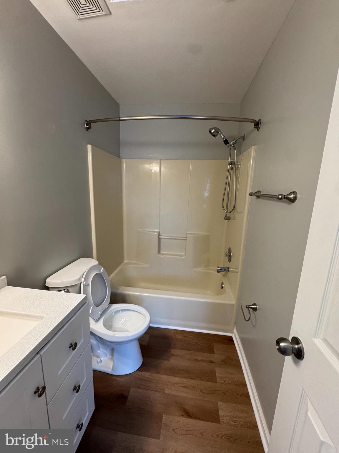 FOUNDERS WOODS CONDO - Residential