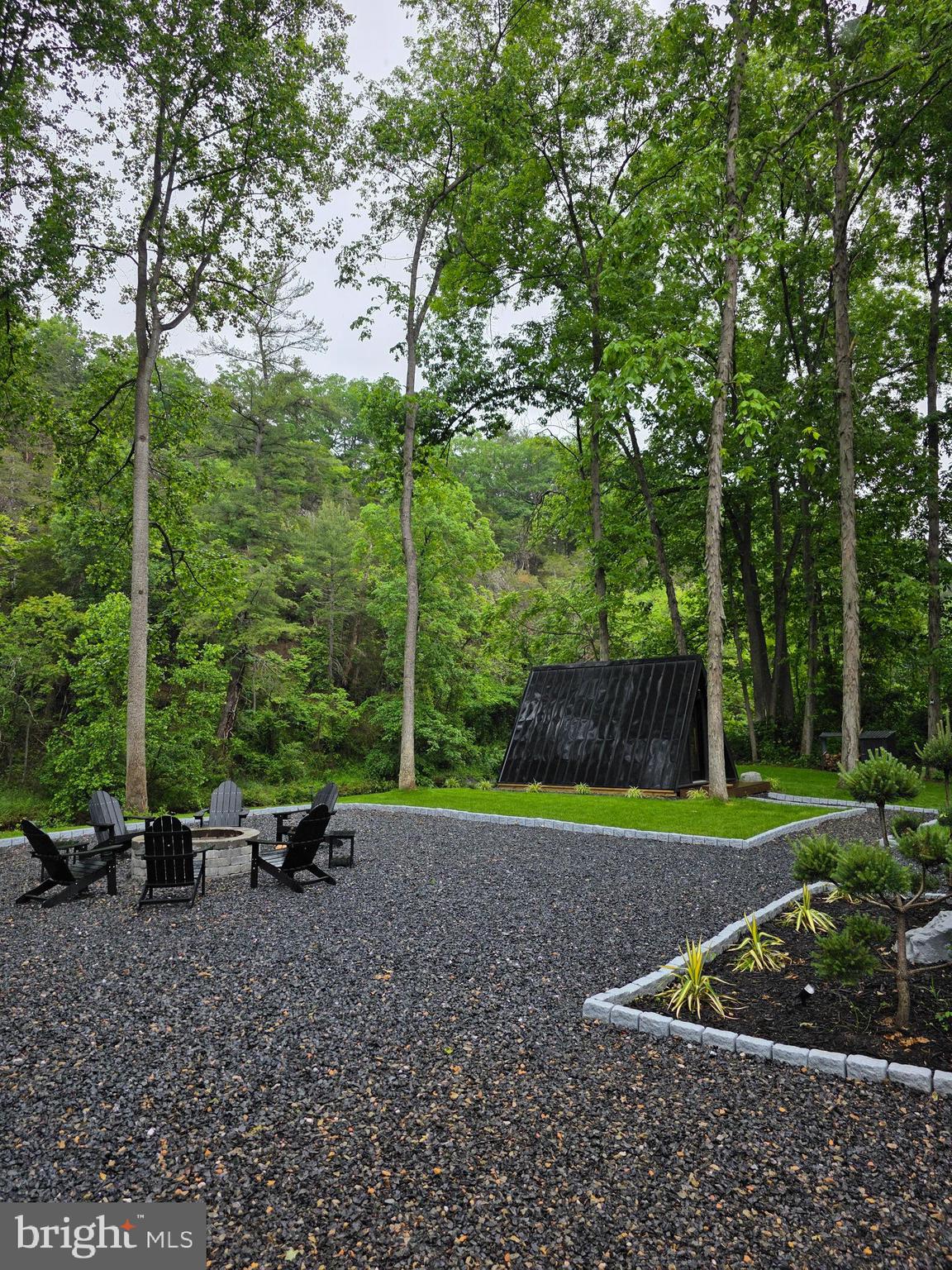 633 and 643` HANGING ROCK RD