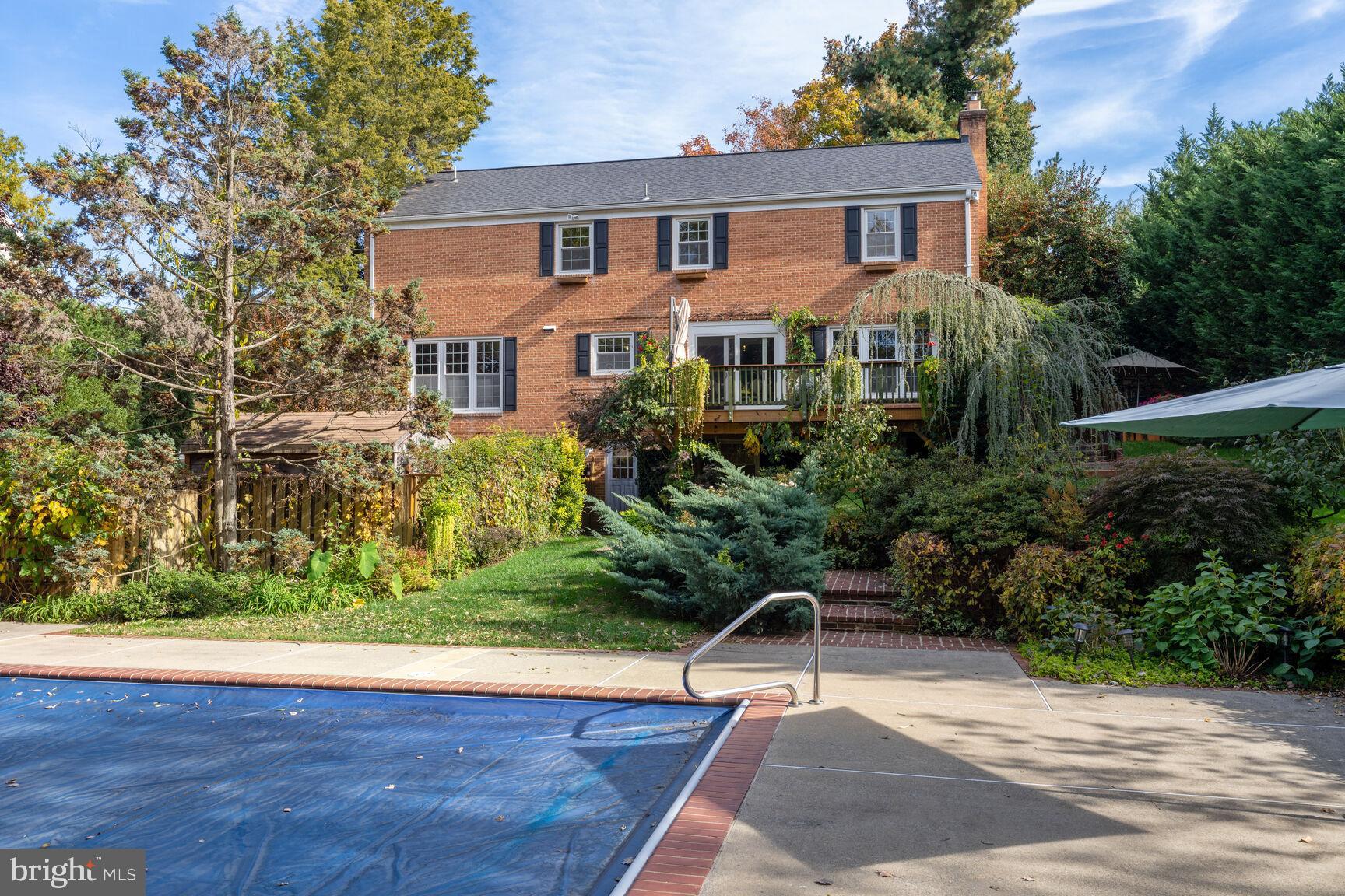 LUXMANOR - Residential