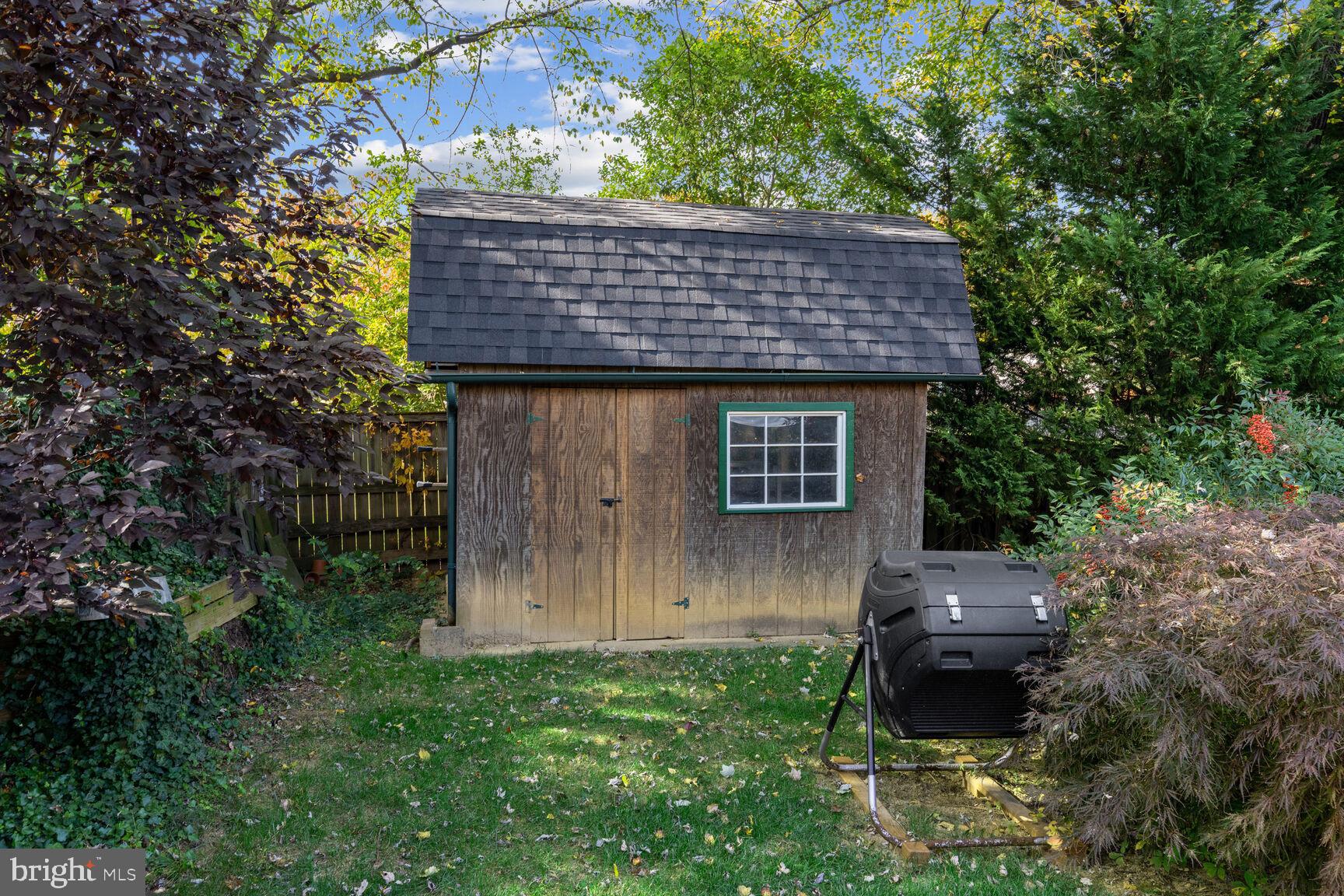 LUXMANOR - Residential