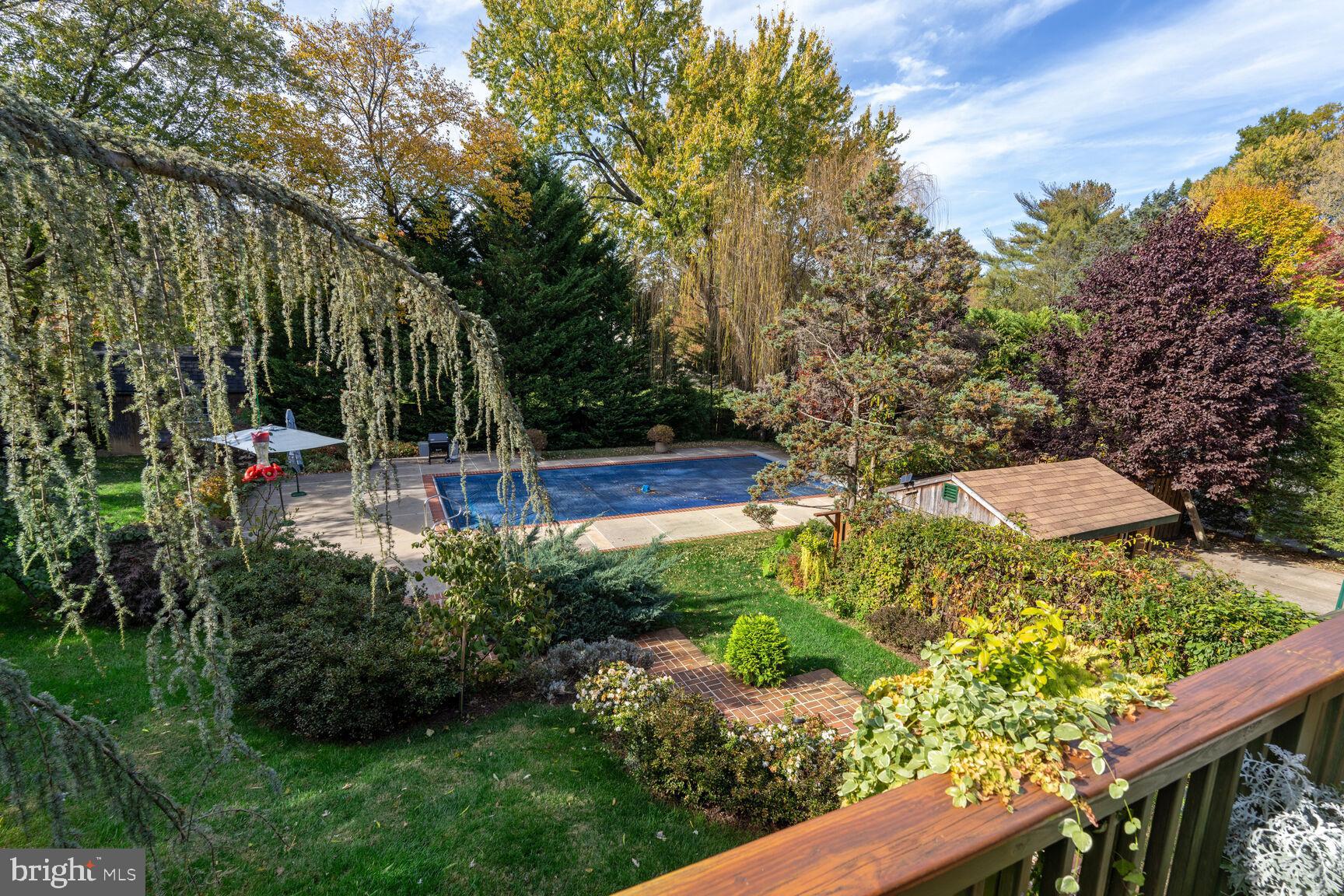 LUXMANOR - Residential