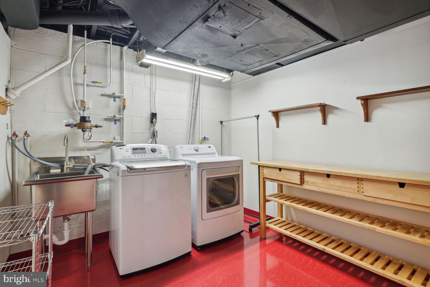 LUXMANOR - Residential