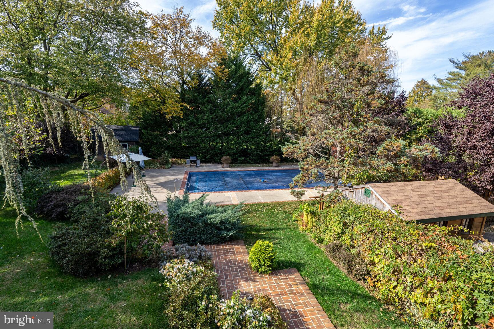 LUXMANOR - Residential