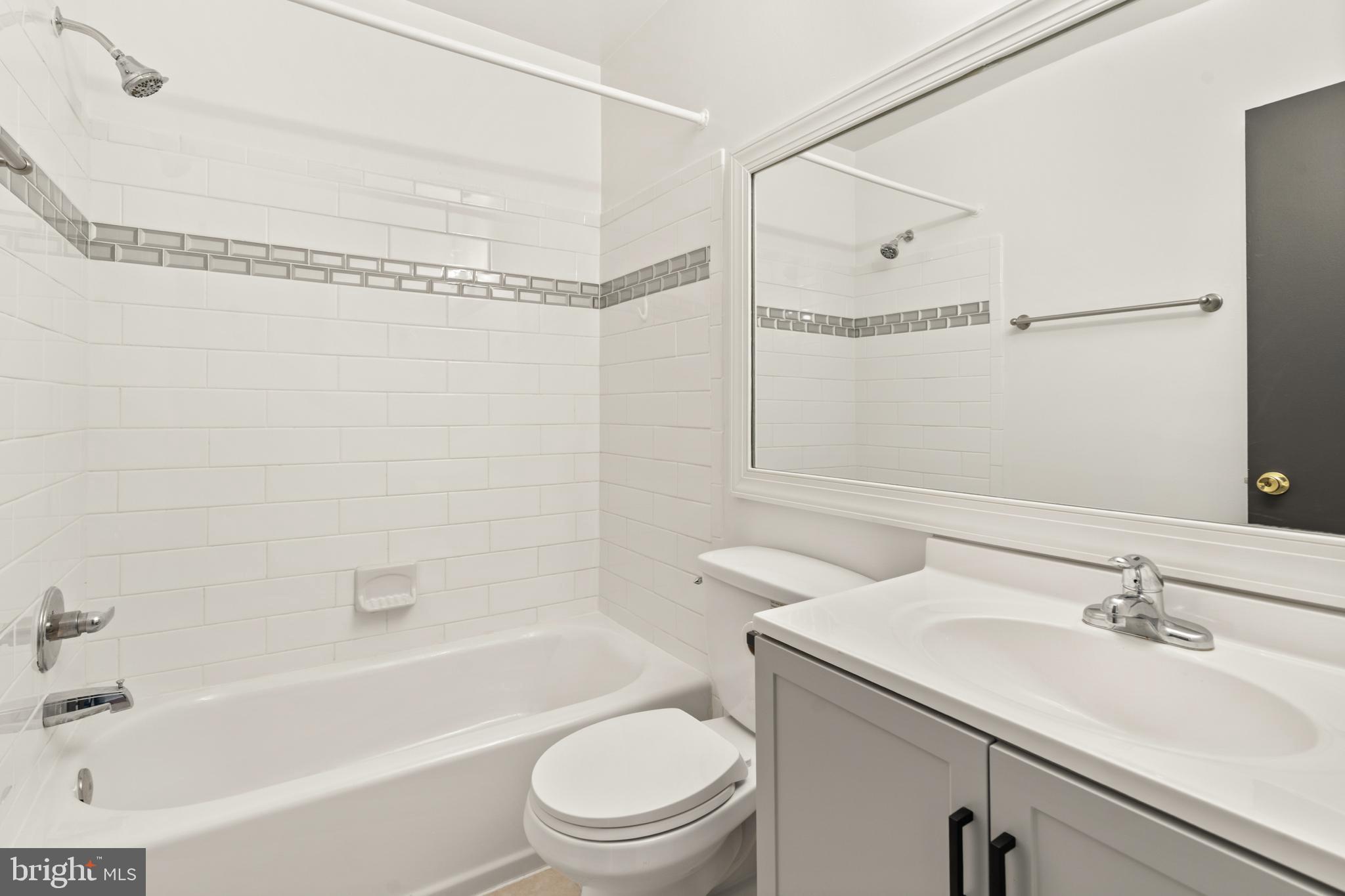 561 FLORIDA AVENUE 204