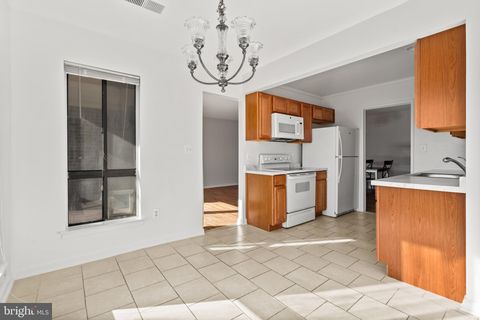 561 FLORIDA AVENUE 204 HERNDON VA 20170