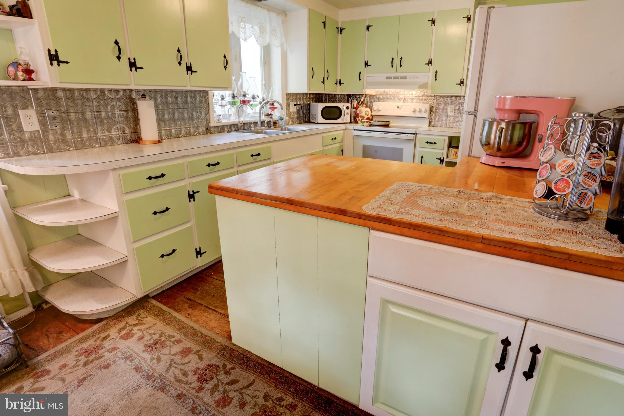 CAERNARVON TWP - Residential